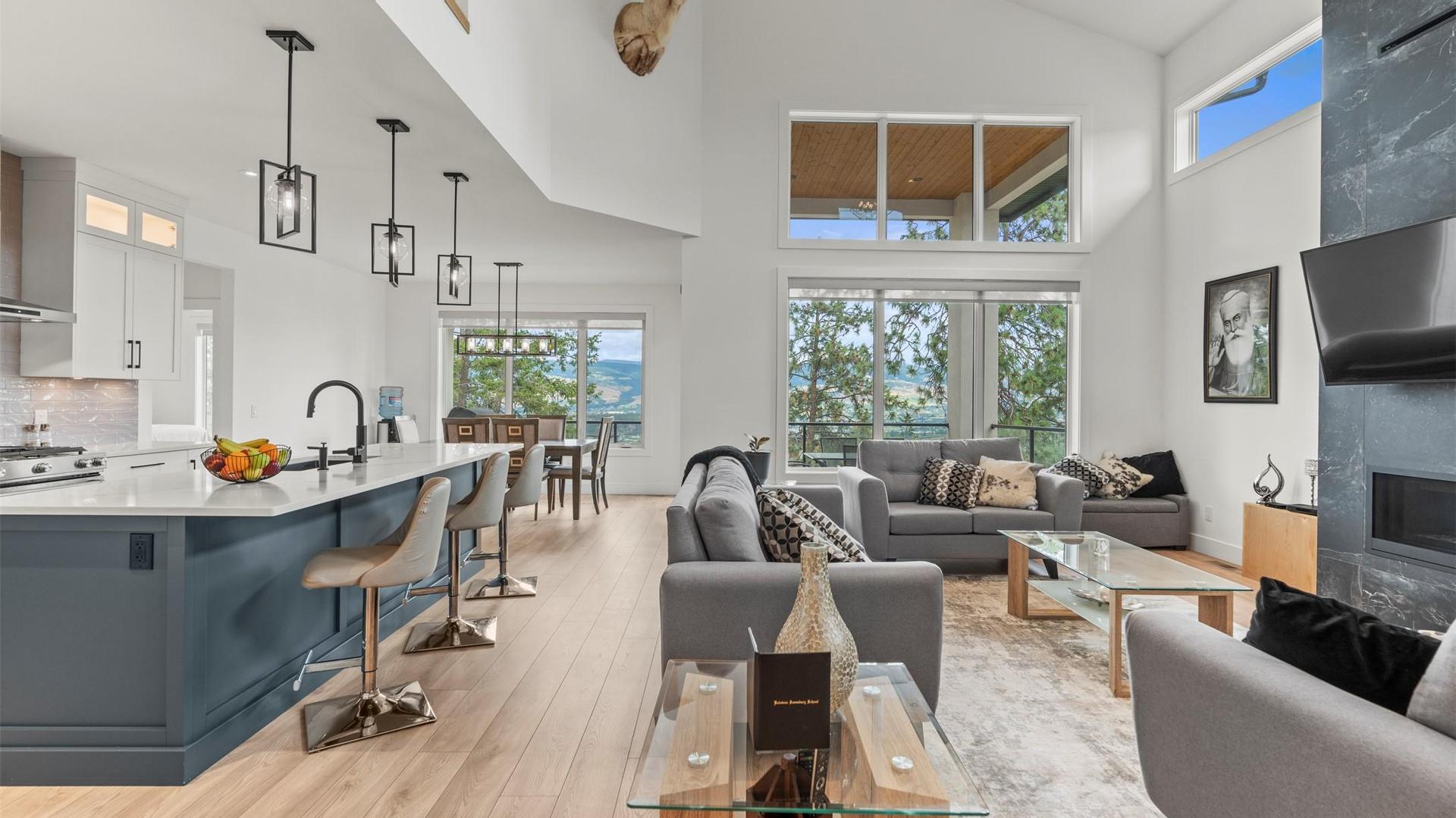 









145


Summer Wood

Drive,
Kelowna,




BC
V1V 0C9

