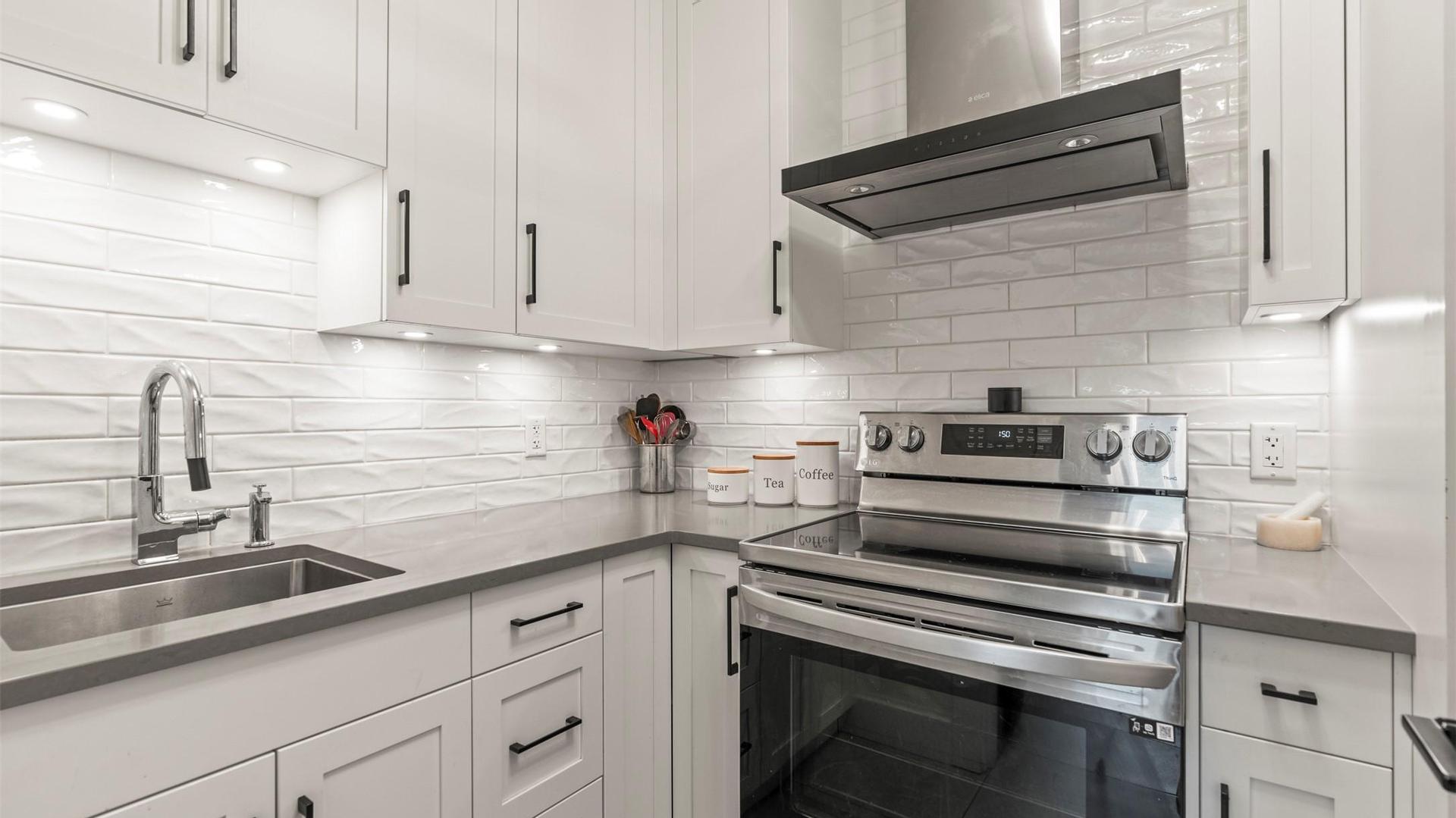 









145


Summer Wood

Drive,
Kelowna,




BC
V1V 0C9

