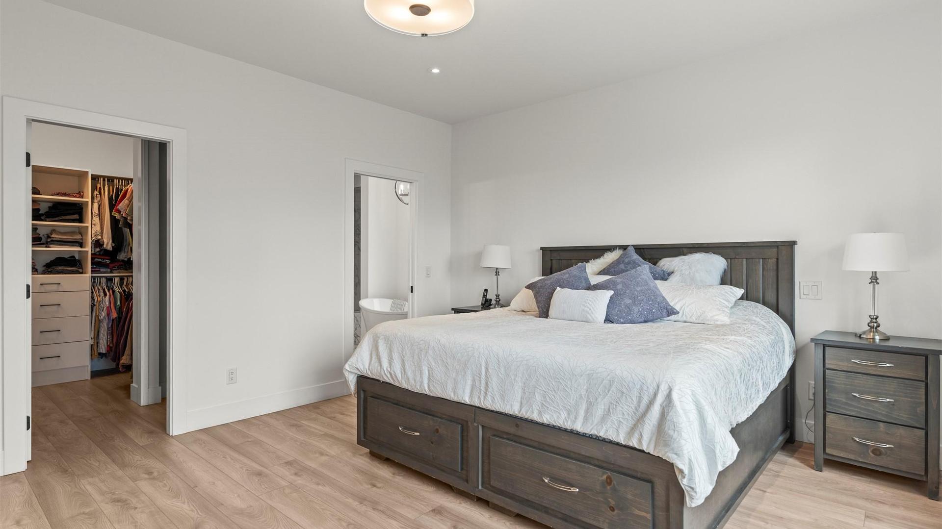 









145


Summer Wood

Drive,
Kelowna,




BC
V1V 0C9

