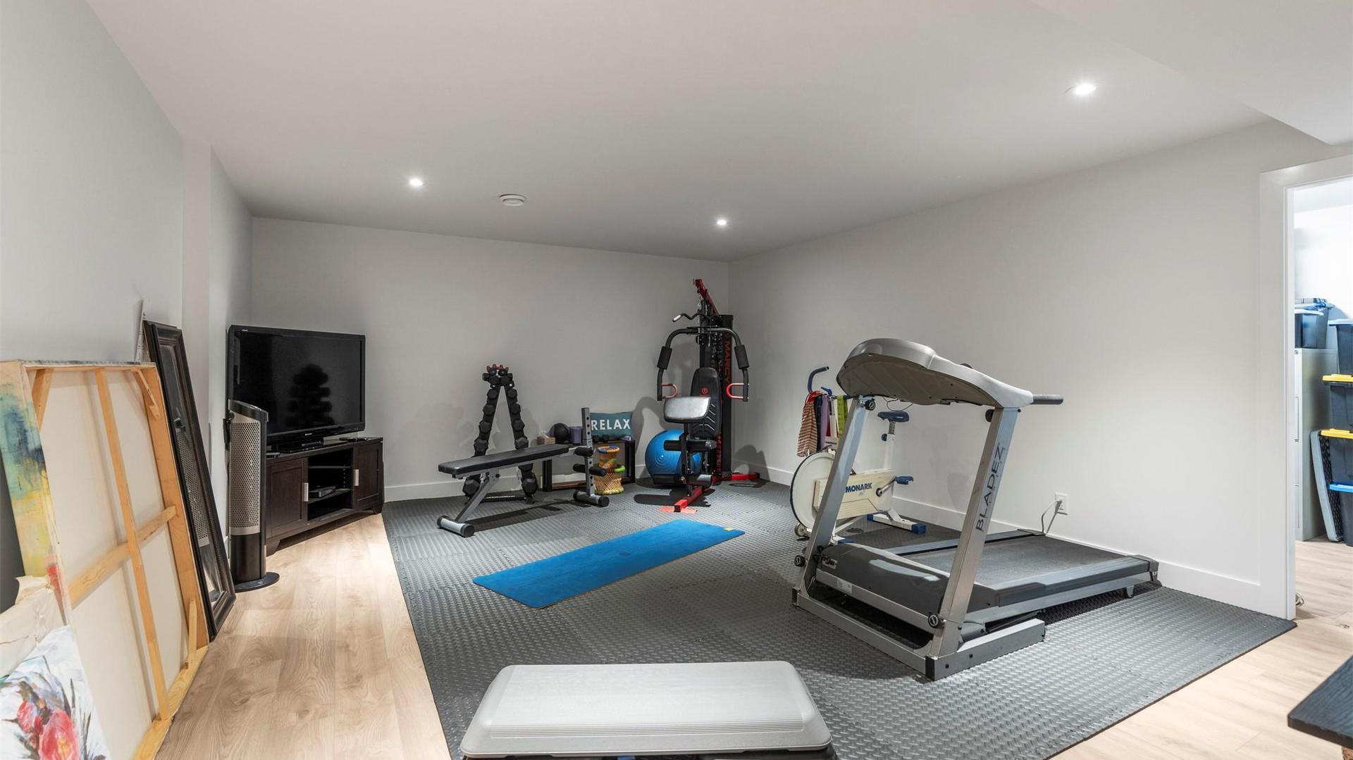 









145


Summer Wood

Drive,
Kelowna,




BC
V1V 0C9

