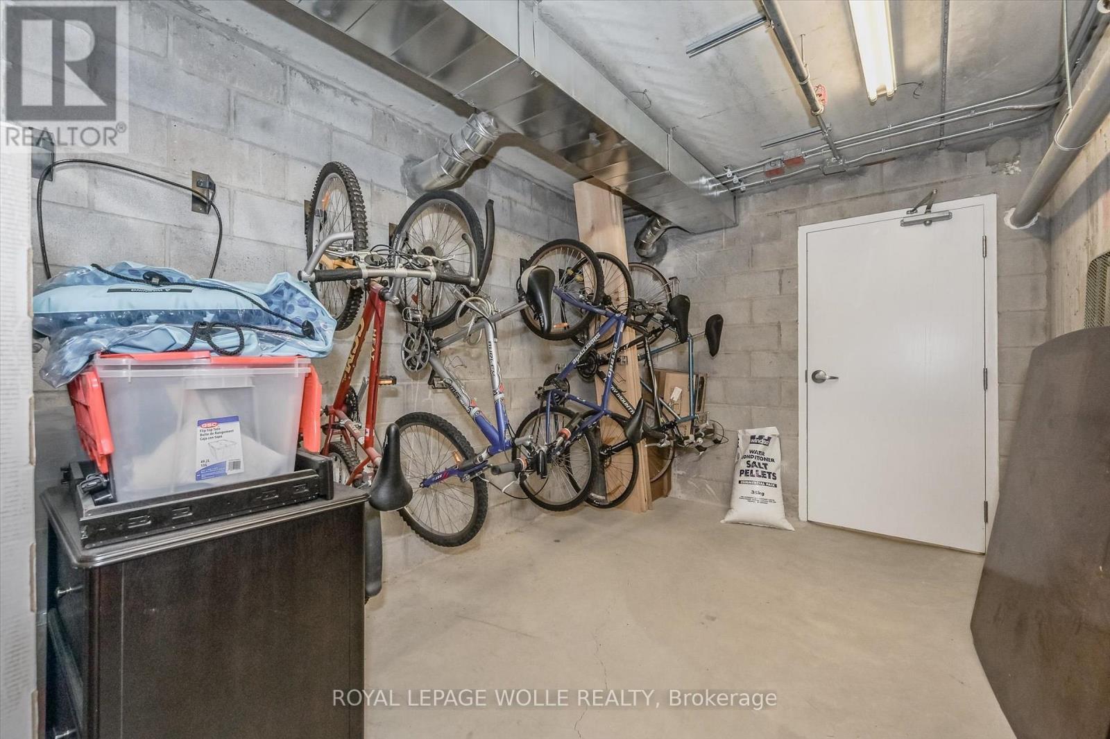 












302 - 36 REGINA STREET N

,
Waterloo,




Ontario
N2J3A2

