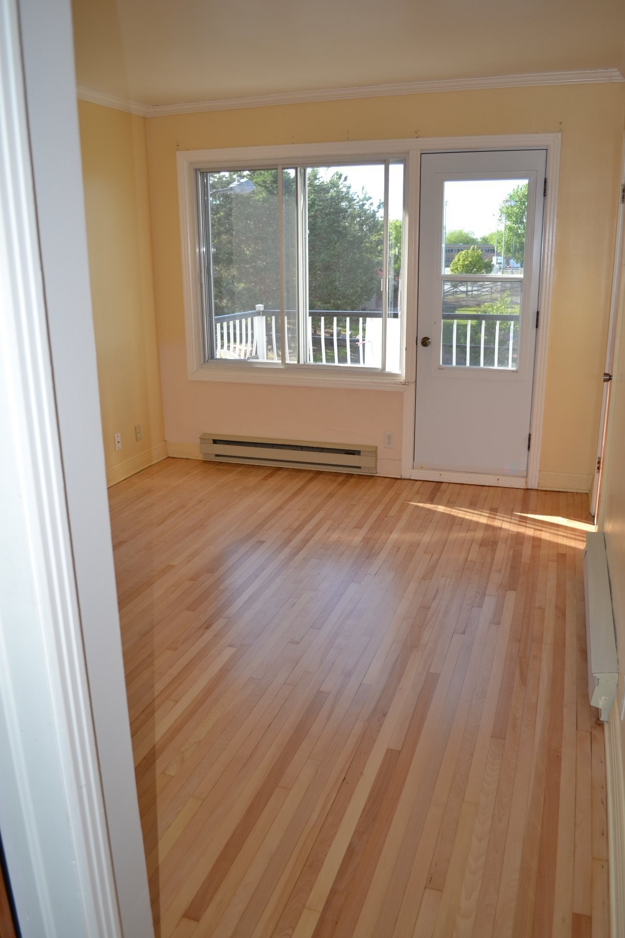 









8392


Rue Centrale

,
Montréal (LaSalle),




QC
H8P1M8

