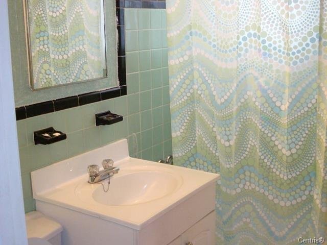 









8392


Rue Centrale

,
Montréal (LaSalle),




QC
H8P1M8

