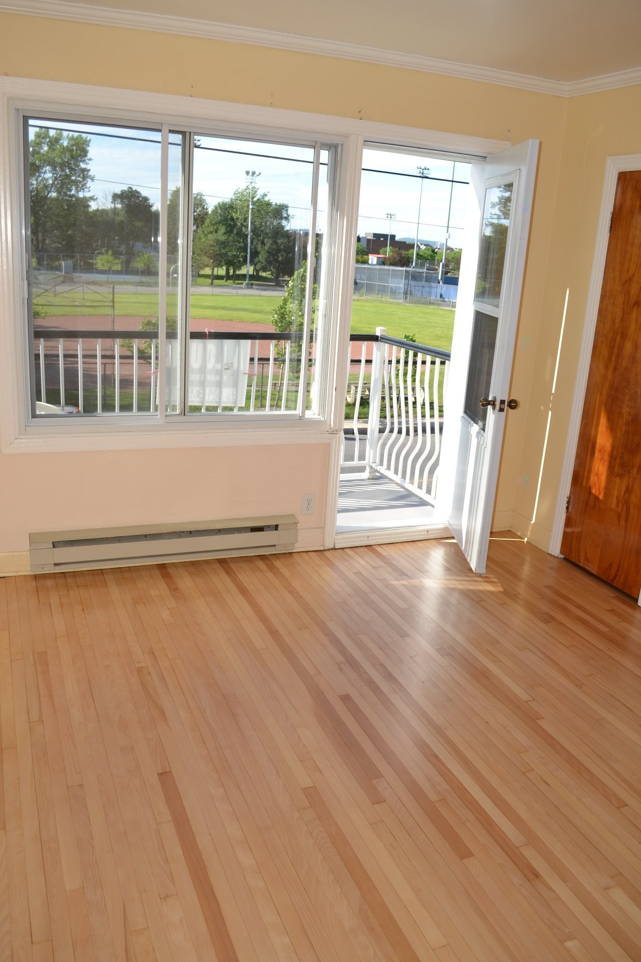 









8392


Rue Centrale

,
Montréal (LaSalle),




QC
H8P1M8

