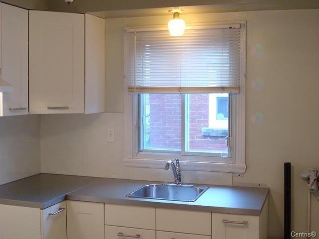 









8392


Rue Centrale

,
Montréal (LaSalle),




QC
H8P1M8

