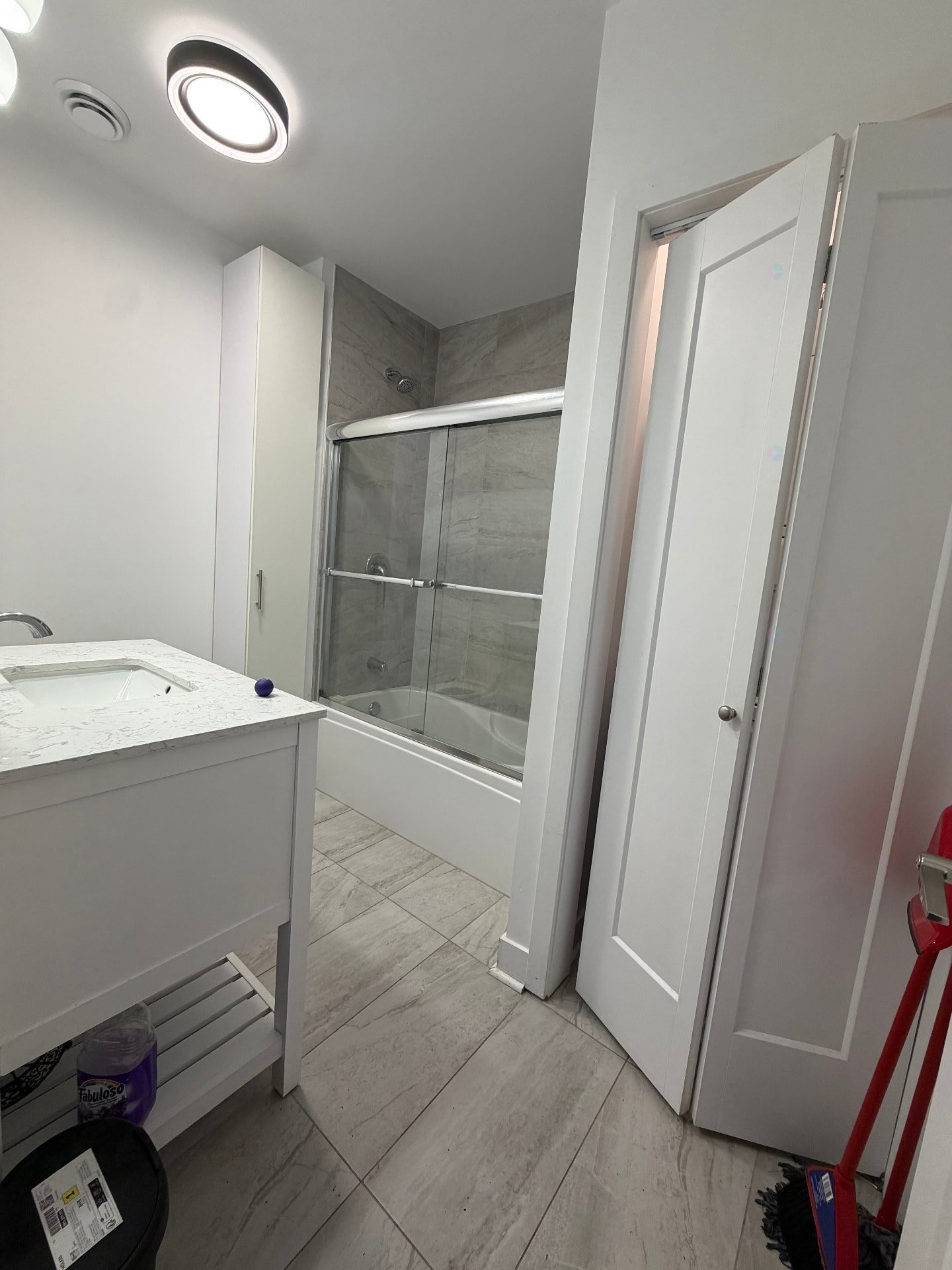 









6424


Av. Papineau

,
Montréal (Rosemont/La Petite-Patrie),




QC
H2G2W9


