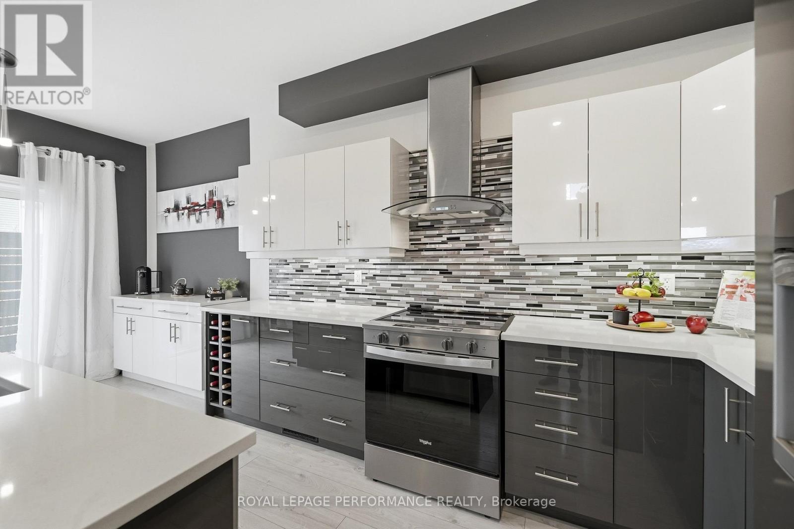 












800 PLATINUM STREET

,
Clarence-Rockland,




Ontario
K4K0J2

