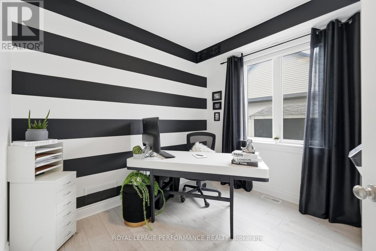 












800 PLATINUM STREET

,
Clarence-Rockland,




Ontario
K4K0J2

