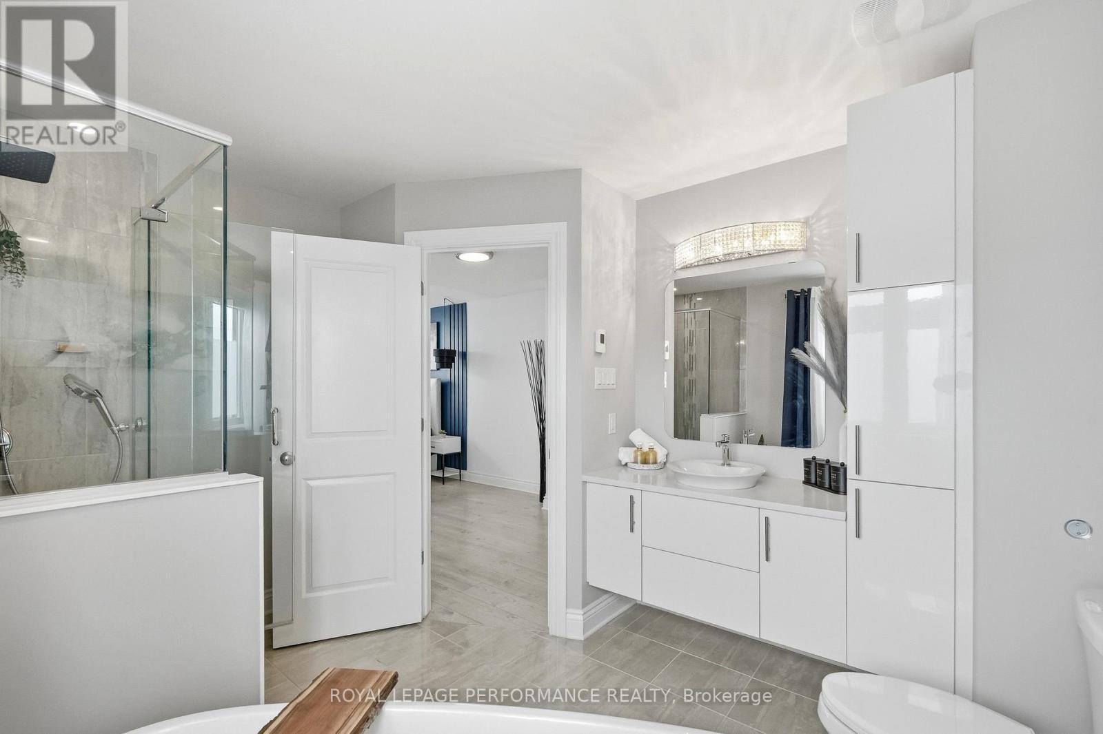 












800 PLATINUM STREET

,
Clarence-Rockland,




Ontario
K4K0J2

