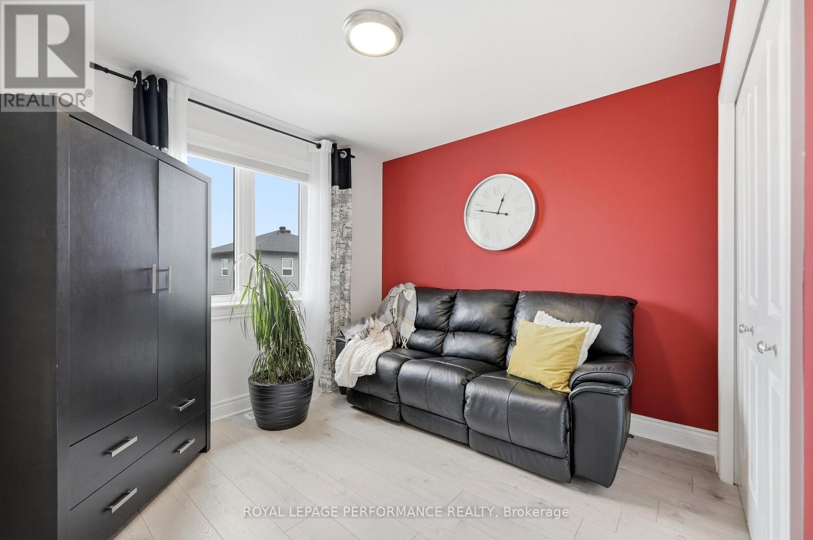 












800 PLATINUM STREET

,
Clarence-Rockland,




Ontario
K4K0J2

