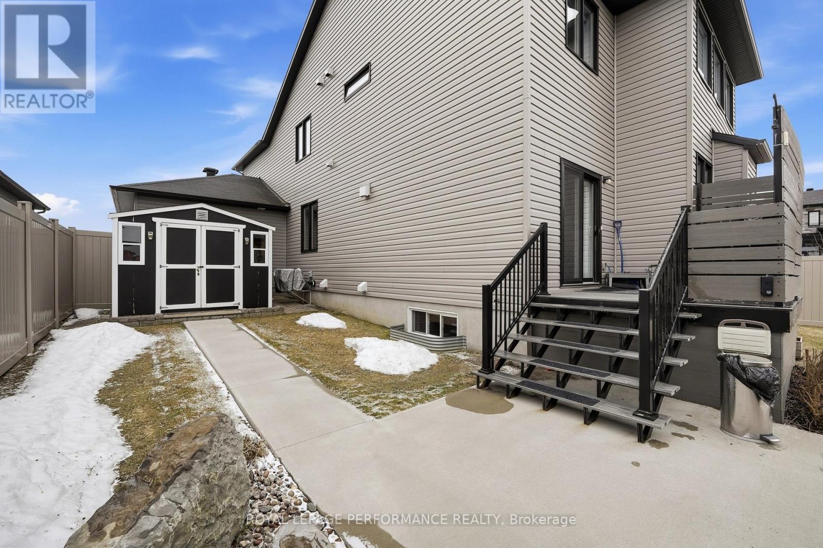 












800 PLATINUM STREET

,
Clarence-Rockland,




Ontario
K4K0J2

