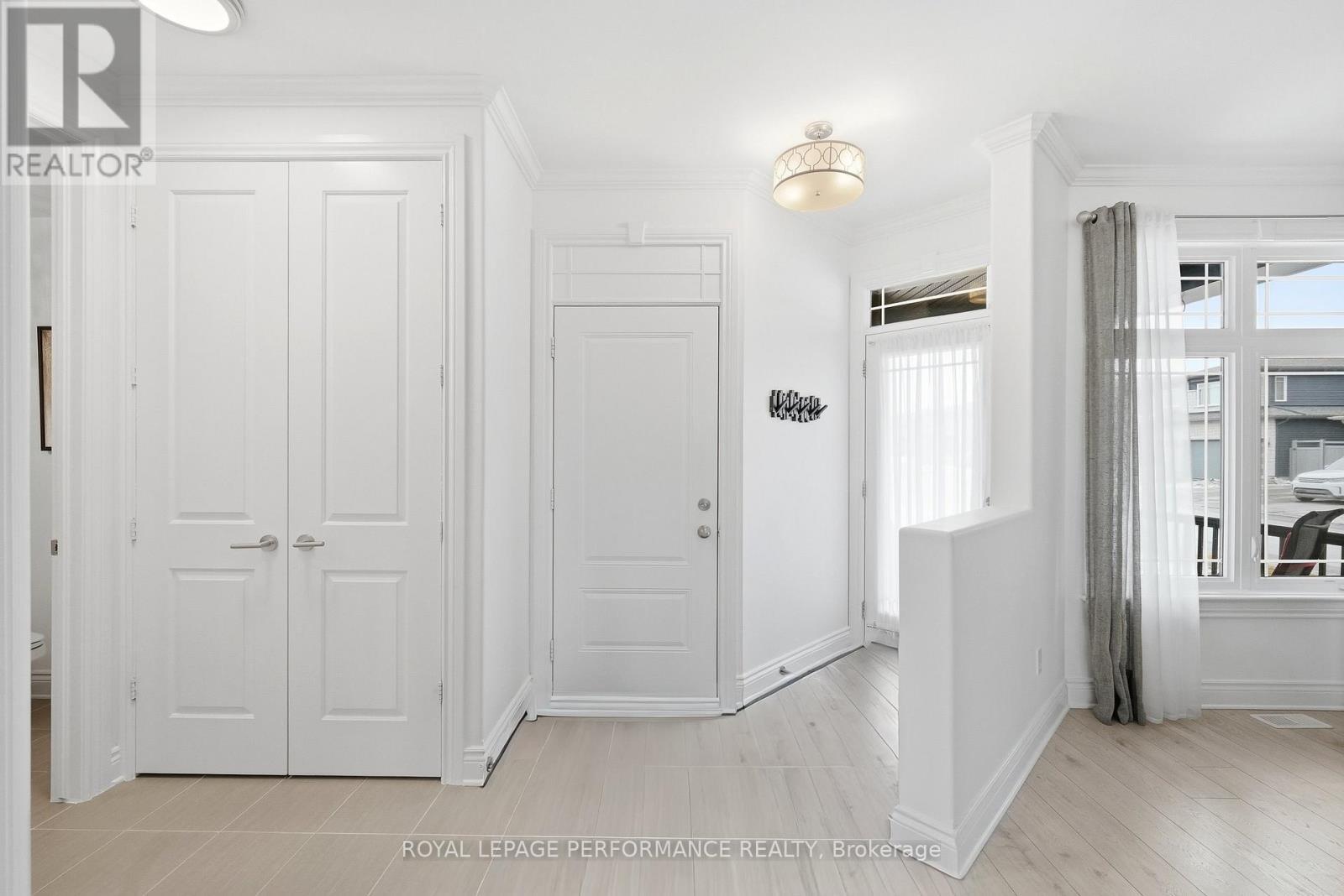 












800 PLATINUM STREET

,
Clarence-Rockland,




Ontario
K4K0J2

