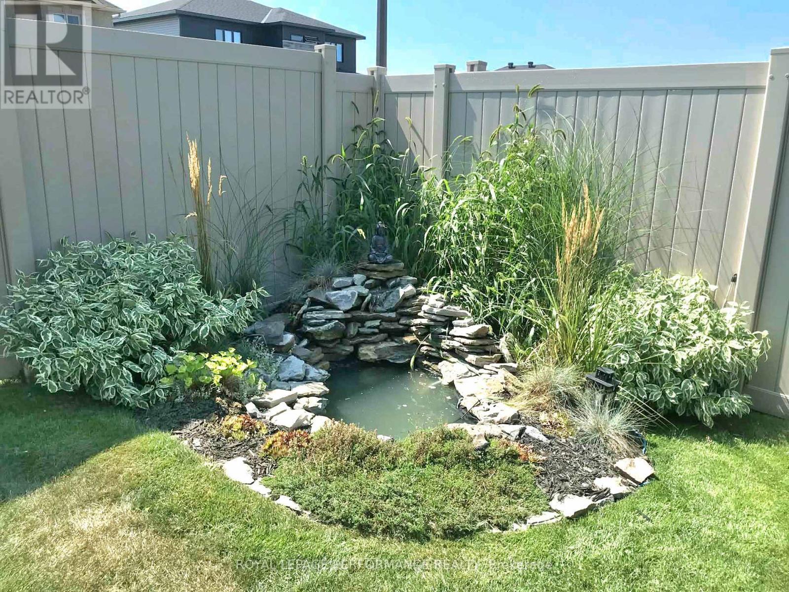 












800 PLATINUM STREET

,
Clarence-Rockland,




Ontario
K4K0J2

