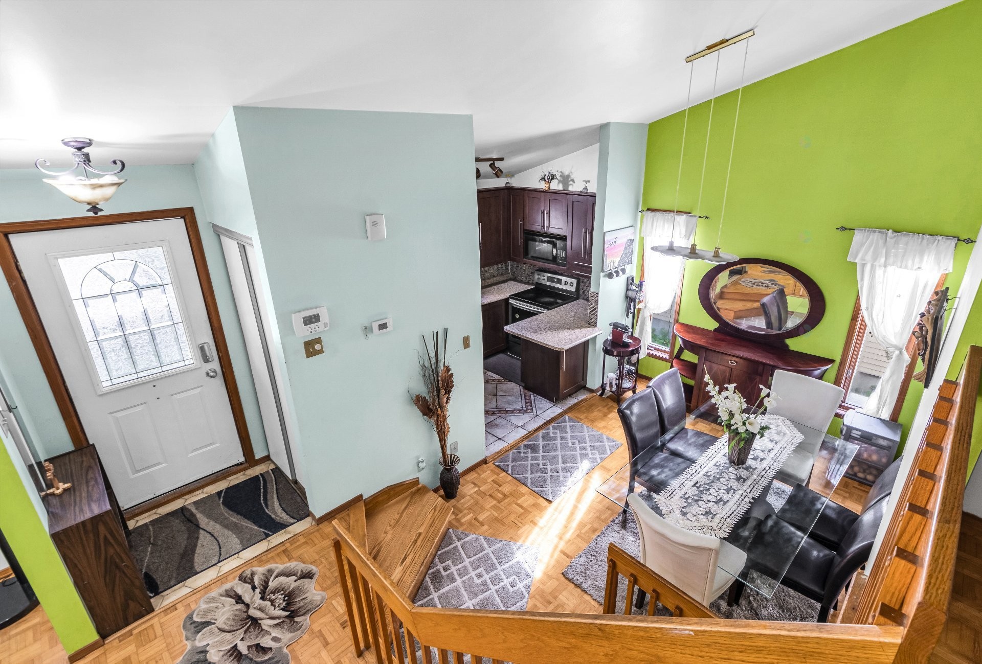 









17711


Rue Antoine-Faucon

,
Montréal (Pierrefonds-Roxboro),




QC
H9J3N2

