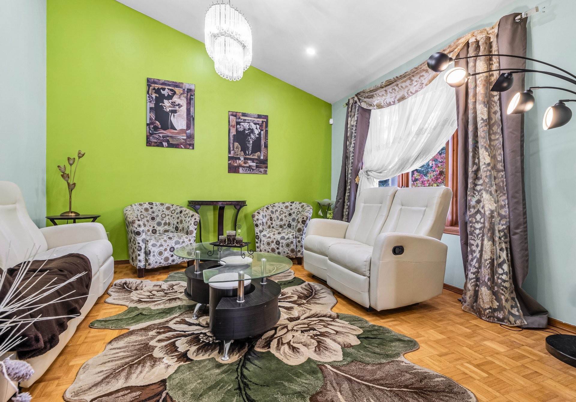 









17711


Rue Antoine-Faucon

,
Montréal (Pierrefonds-Roxboro),




QC
H9J3N2

