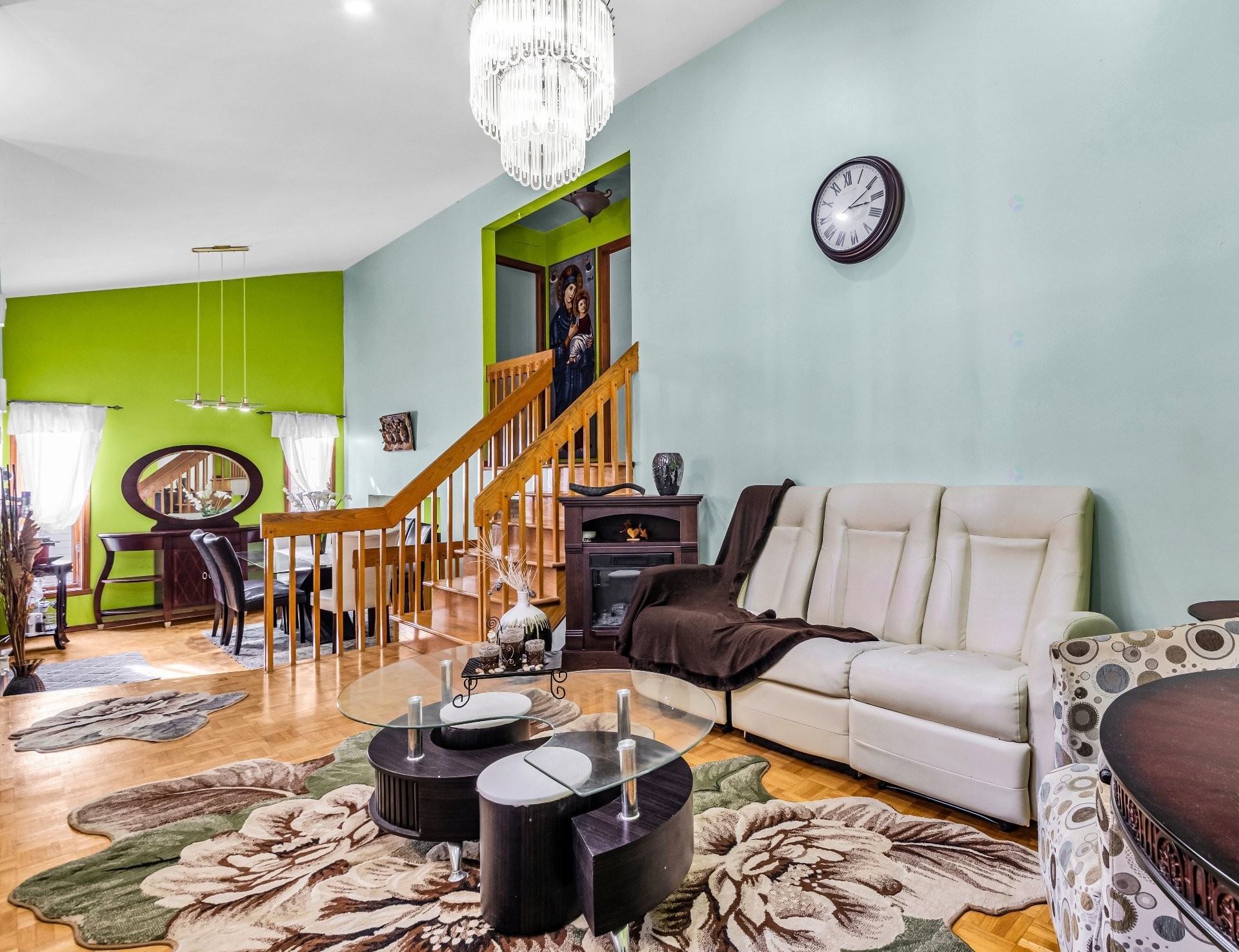 









17711


Rue Antoine-Faucon

,
Montréal (Pierrefonds-Roxboro),




QC
H9J3N2

