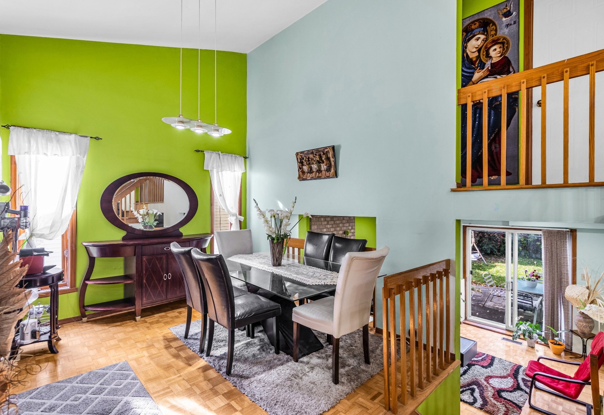 









17711


Rue Antoine-Faucon

,
Montréal (Pierrefonds-Roxboro),




QC
H9J3N2

