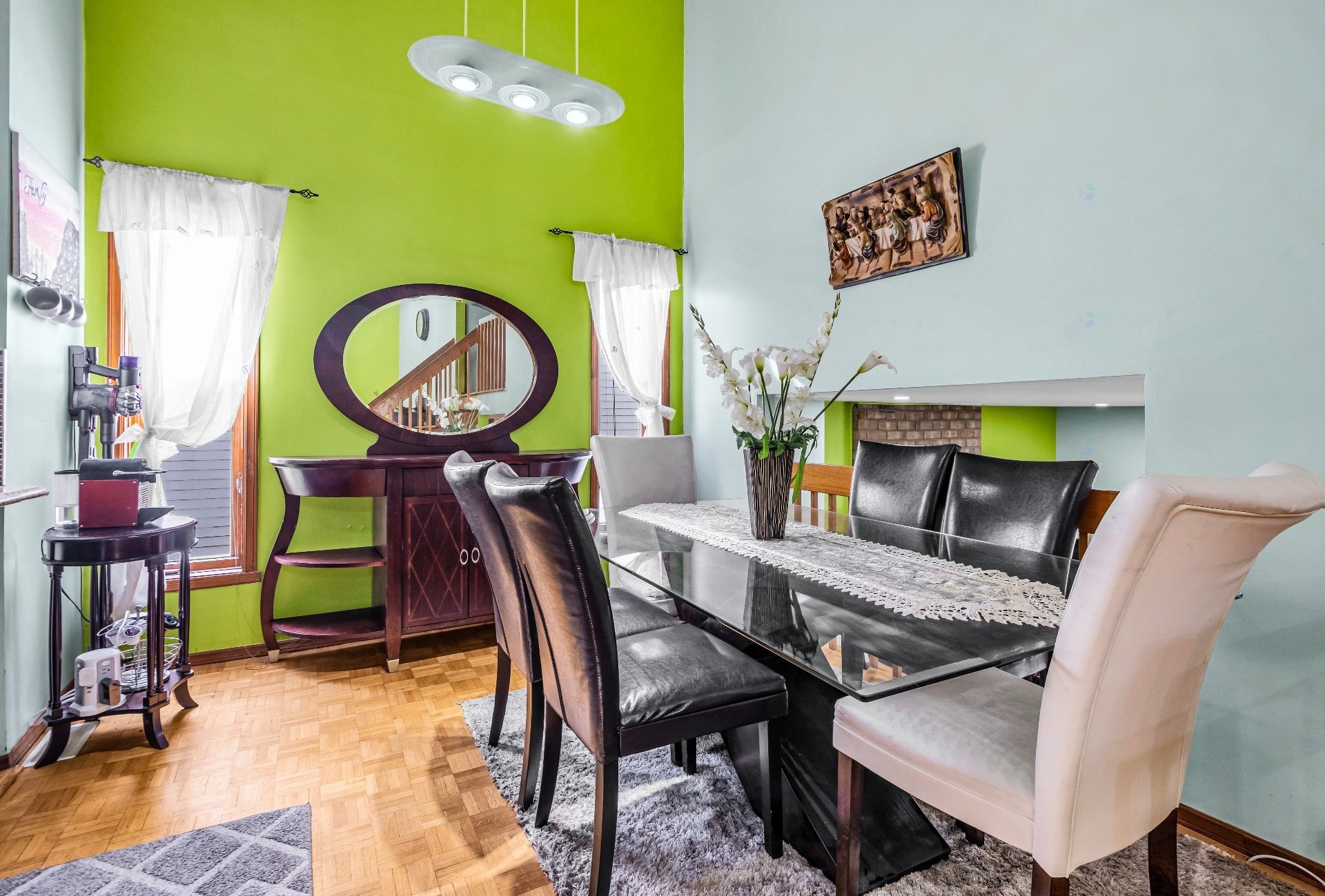 









17711


Rue Antoine-Faucon

,
Montréal (Pierrefonds-Roxboro),




QC
H9J3N2

