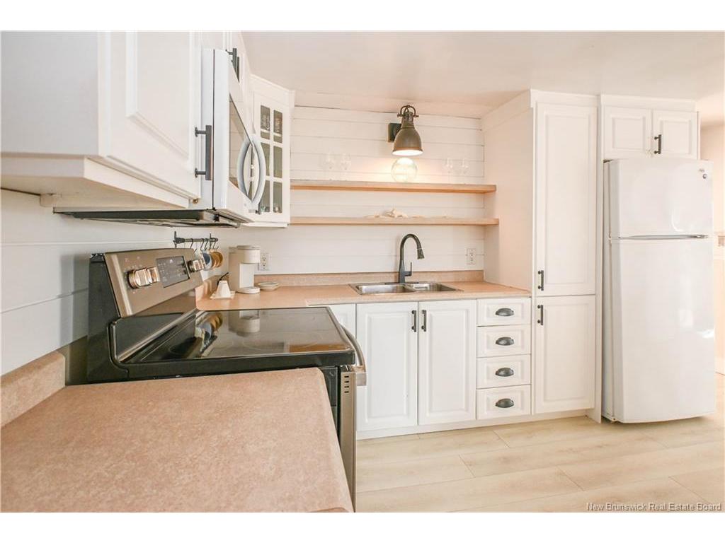 









22


rue des Chalets

ST,
Inkerman Ferry,




NB
E8P 1V8

