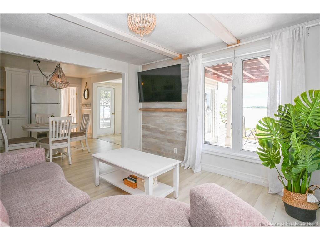 









22


rue des Chalets

ST,
Inkerman Ferry,




NB
E8P 1V8

