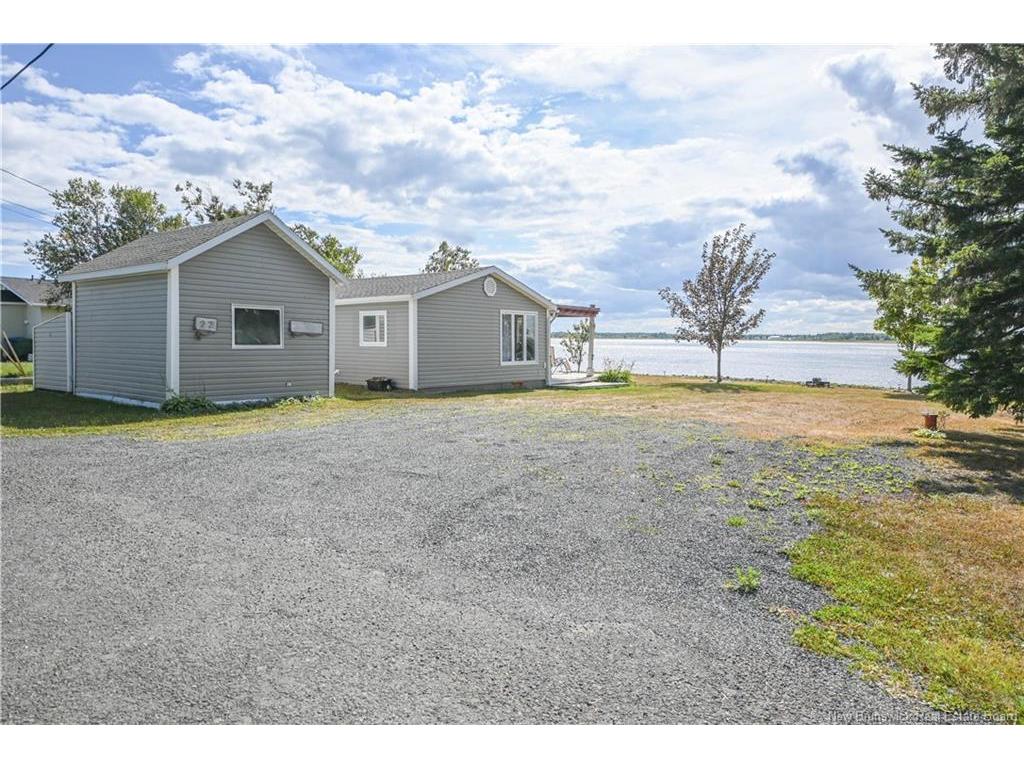 









22


rue des Chalets

ST,
Inkerman Ferry,




NB
E8P 1V8

