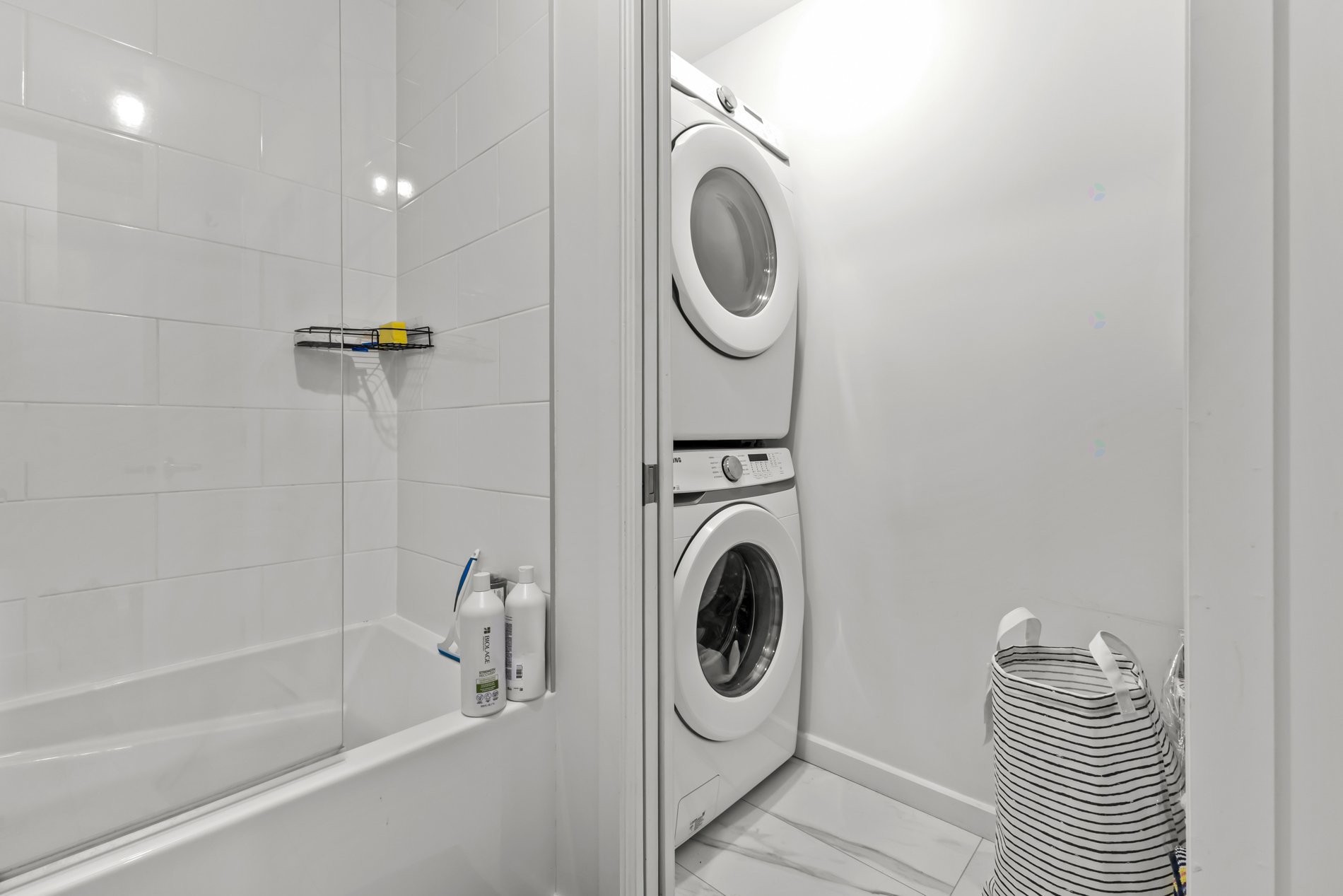 









568


Rue Nicolet

,
Montréal (Mercier/Hochelaga-Maisonneuve),




QC
H1W0C2

