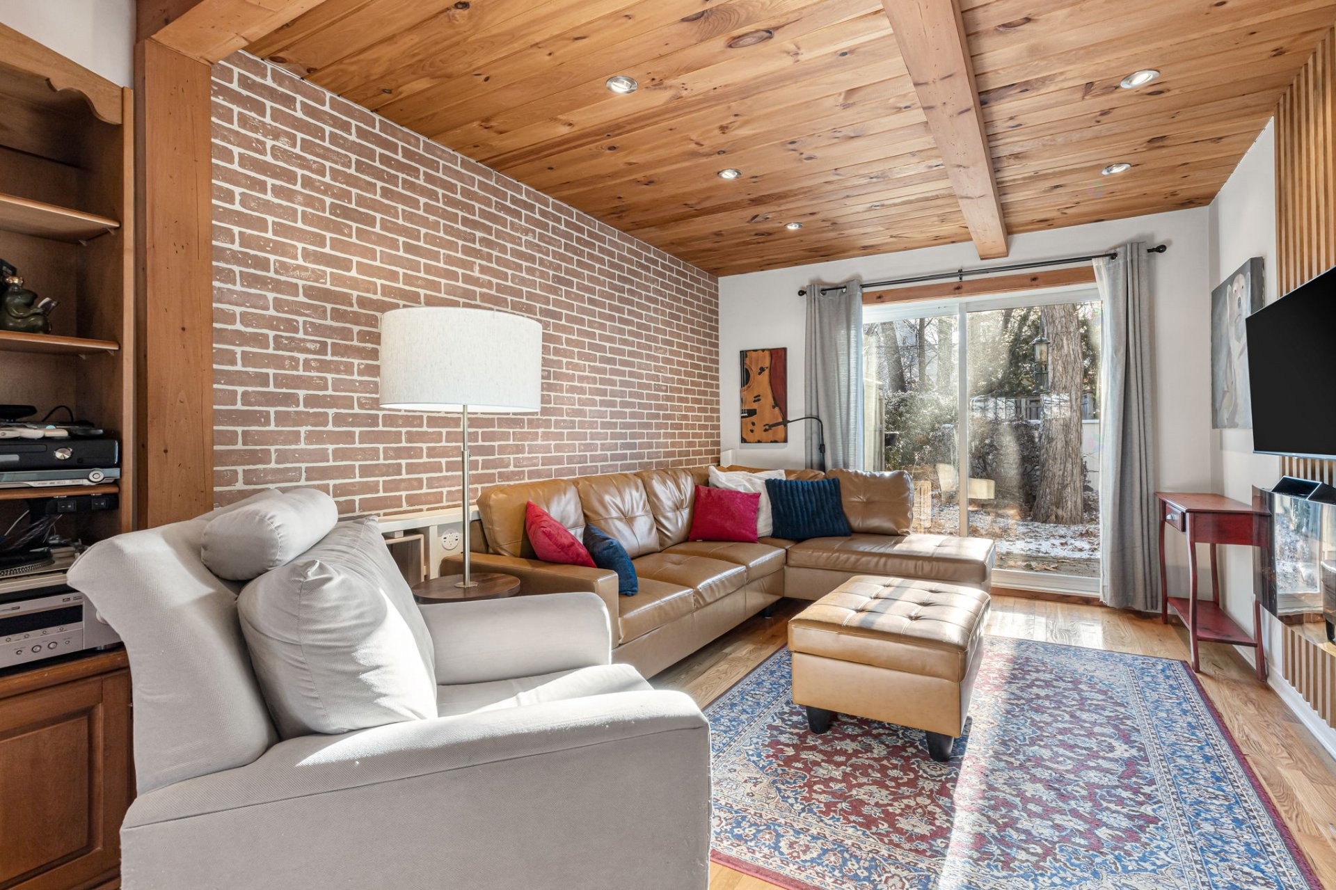 









26


Av. du Mont-St-Bruno

,
Sainte-Julie,




QC
J3E2Z9

