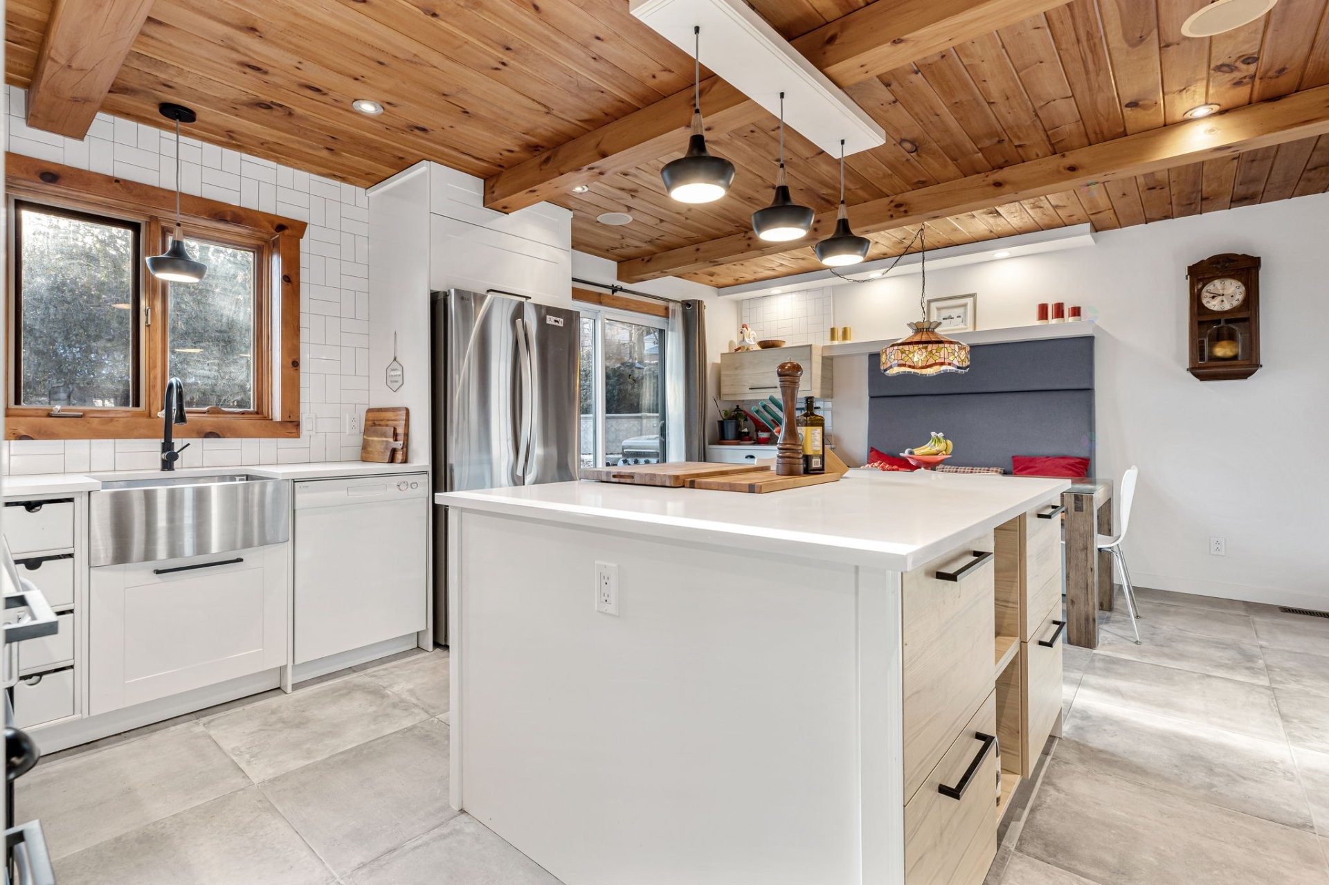 









26


Av. du Mont-St-Bruno

,
Sainte-Julie,




QC
J3E2Z9

