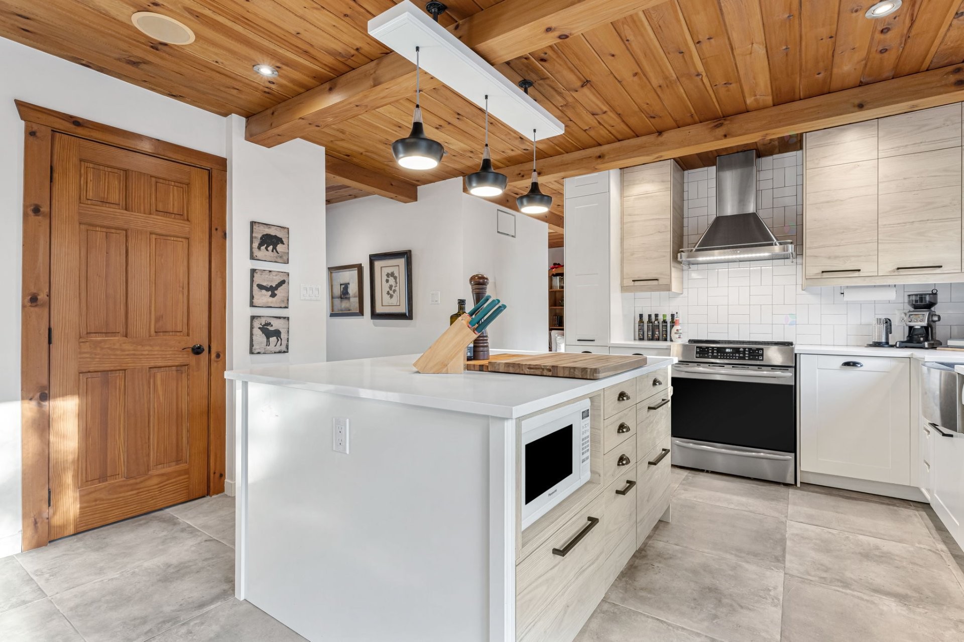 









26


Av. du Mont-St-Bruno

,
Sainte-Julie,




QC
J3E2Z9

