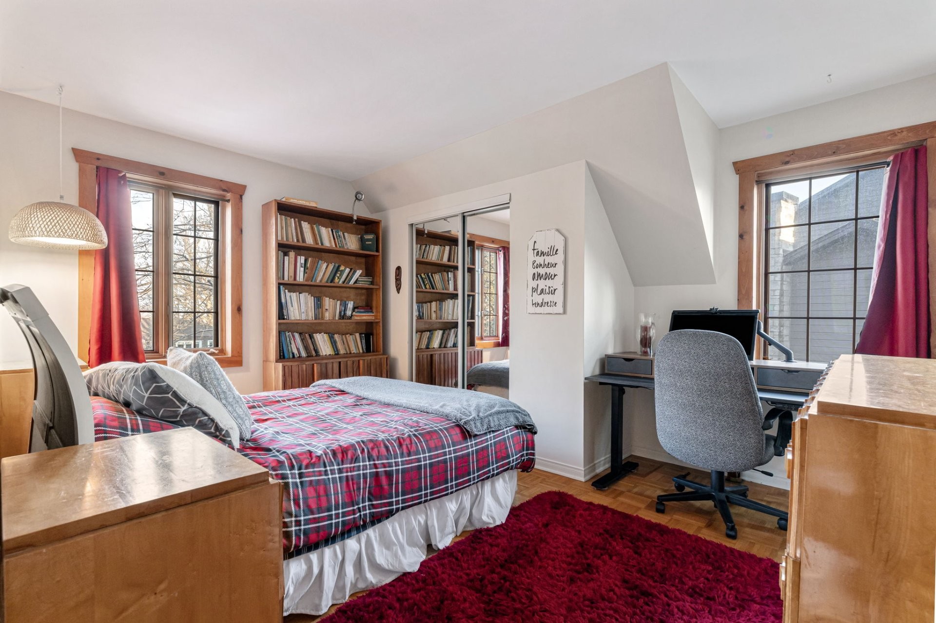 









26


Av. du Mont-St-Bruno

,
Sainte-Julie,




QC
J3E2Z9

