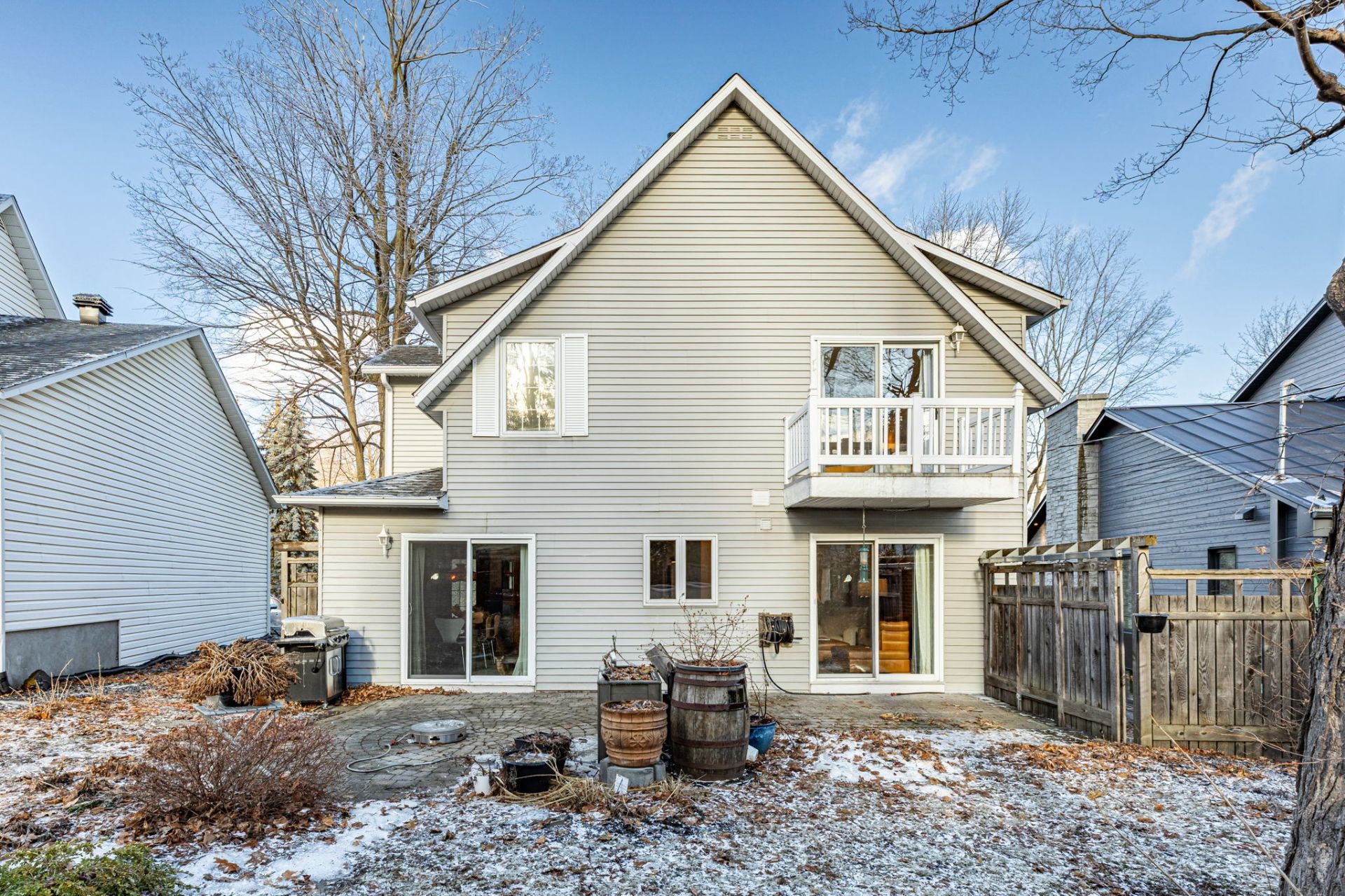 









26


Av. du Mont-St-Bruno

,
Sainte-Julie,




QC
J3E2Z9

