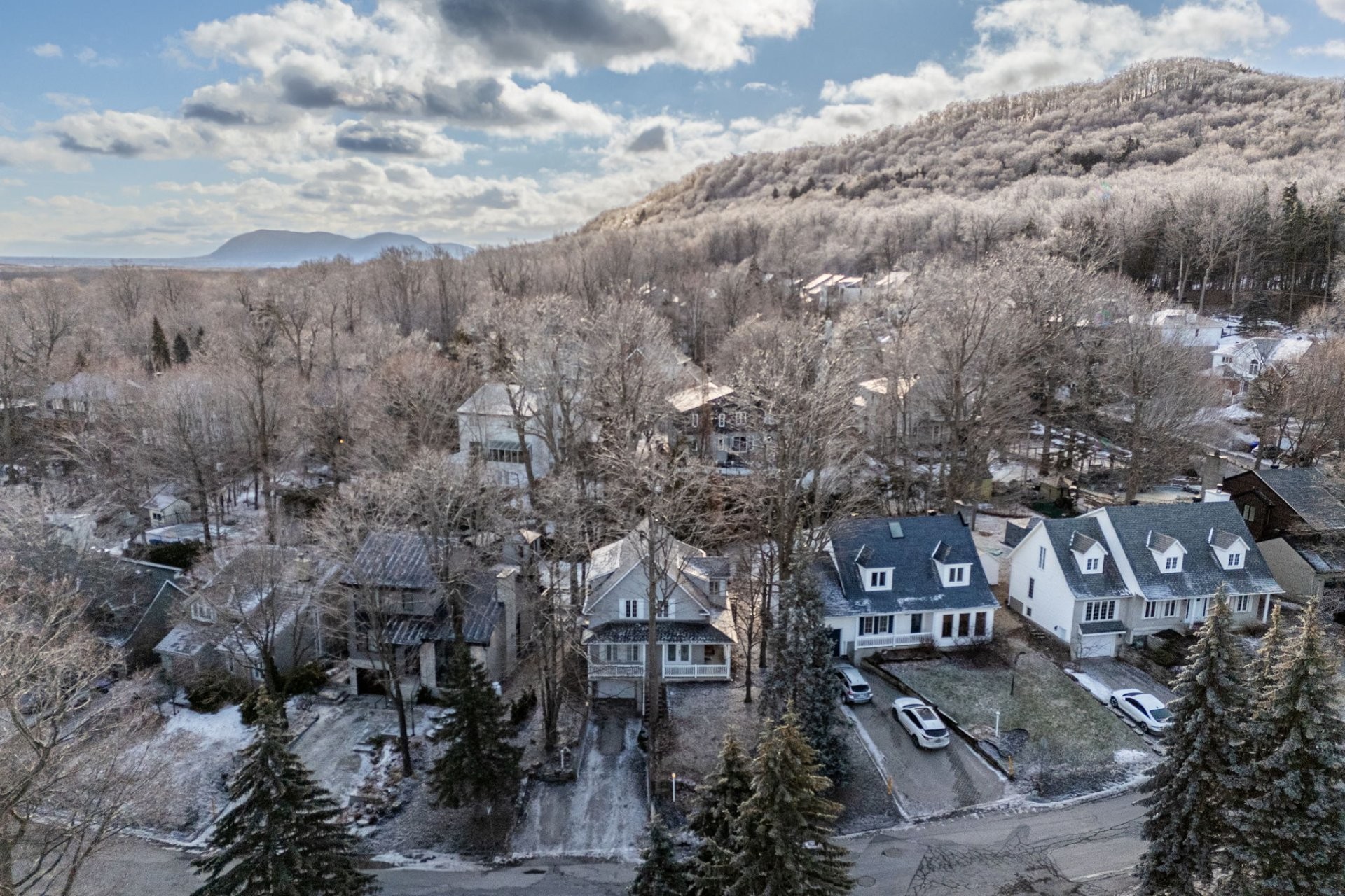 









26


Av. du Mont-St-Bruno

,
Sainte-Julie,




QC
J3E2Z9

