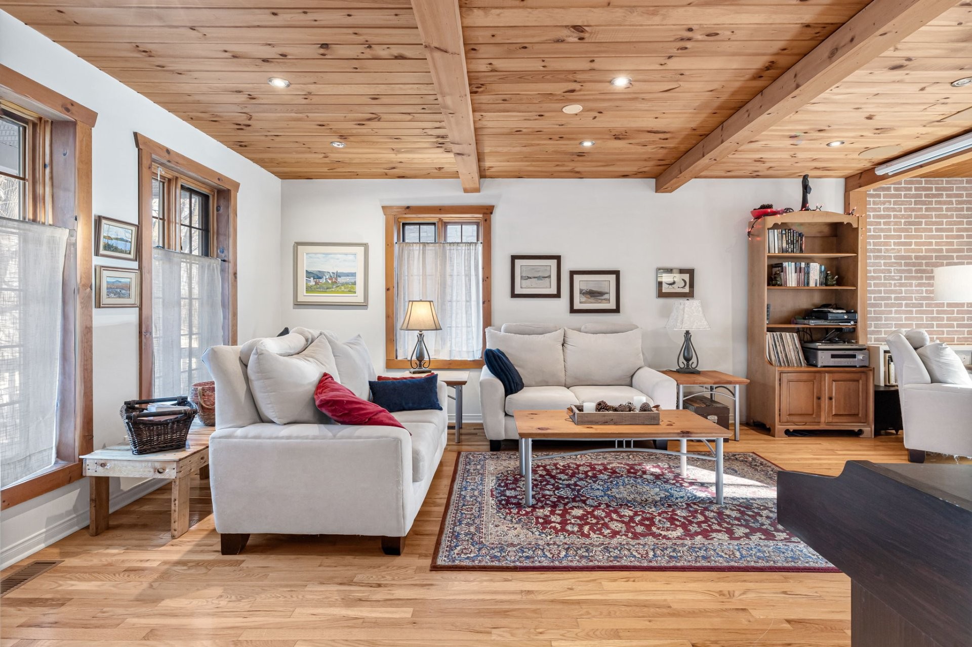 









26


Av. du Mont-St-Bruno

,
Sainte-Julie,




QC
J3E2Z9

