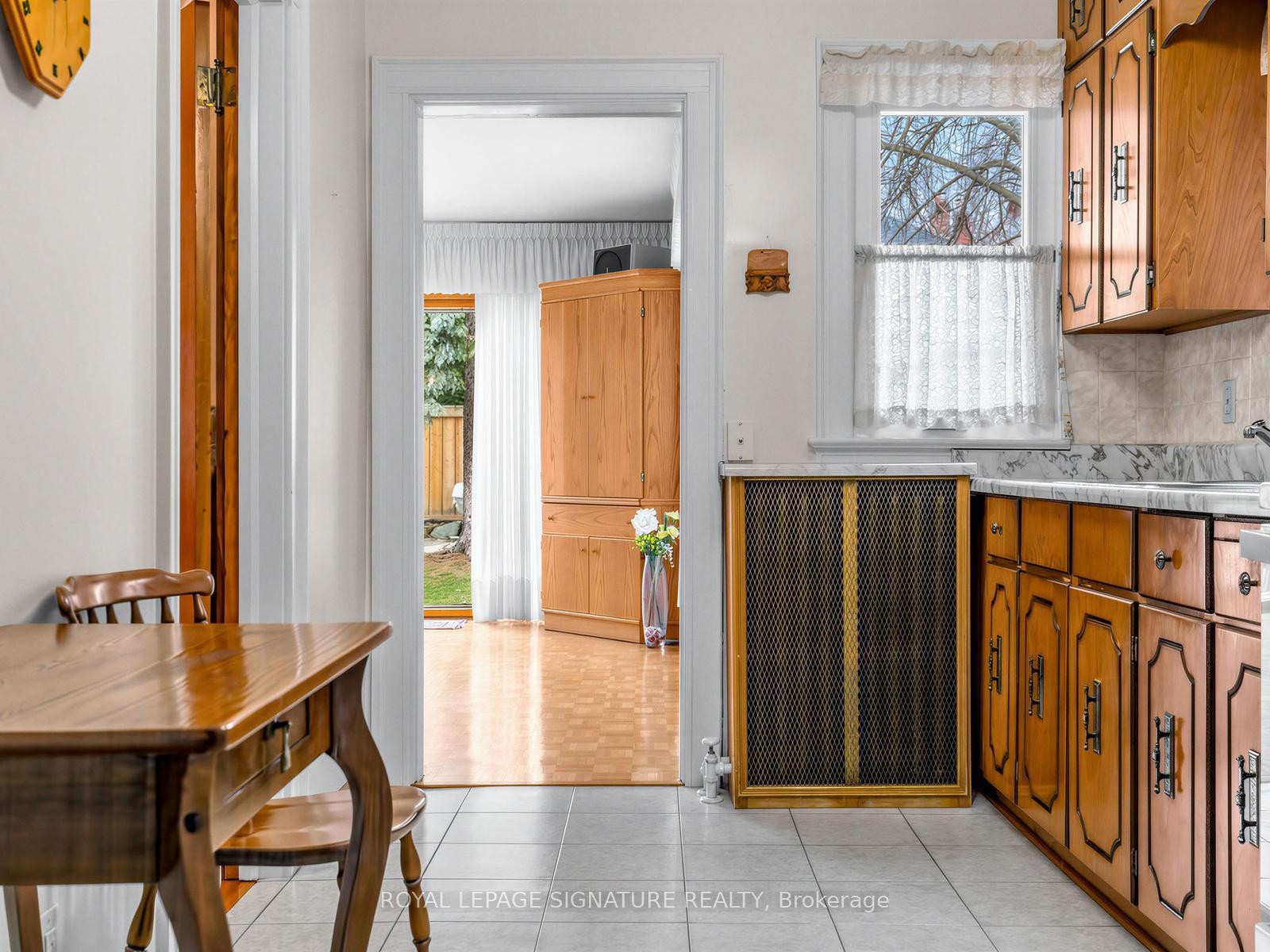 









136


Cranbrooke

Avenue,
Toronto,




ON
M5M 1M5

