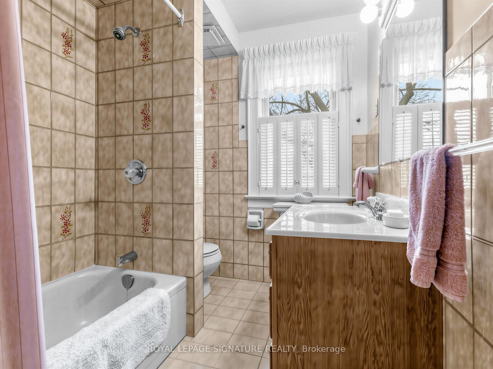 









136


Cranbrooke

Avenue,
Toronto,




ON
M5M 1M5

