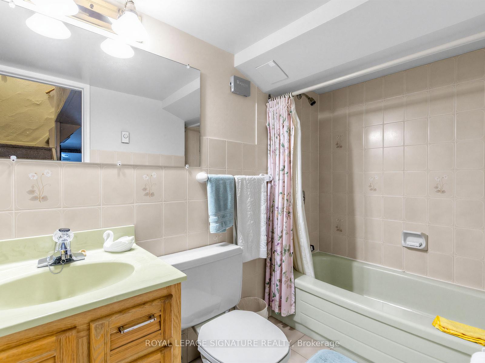 









136


Cranbrooke

Avenue,
Toronto,




ON
M5M 1M5

