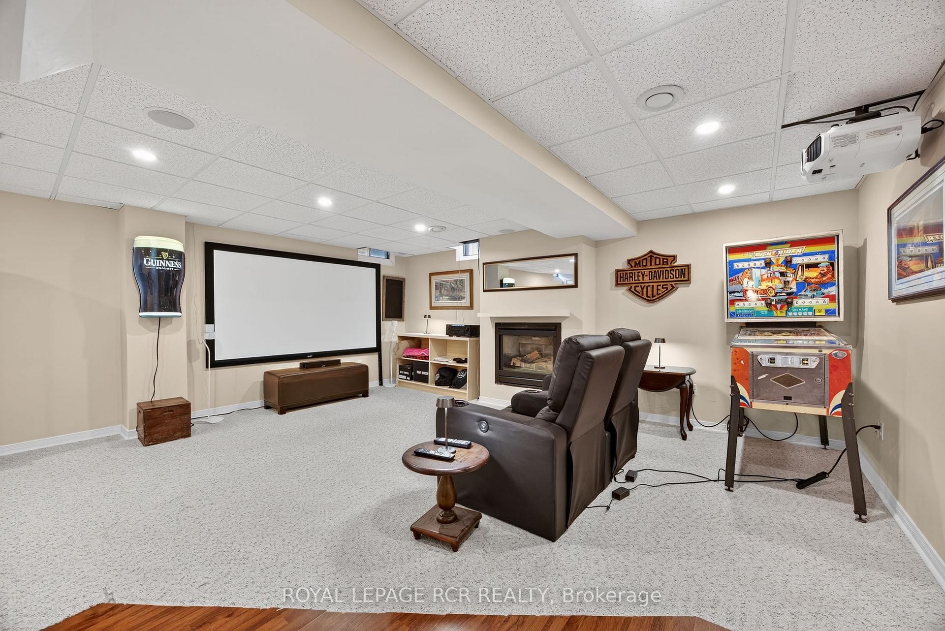 









165


Bonny Meadows

Drive,
Aurora,




ON
L4G 6N1

