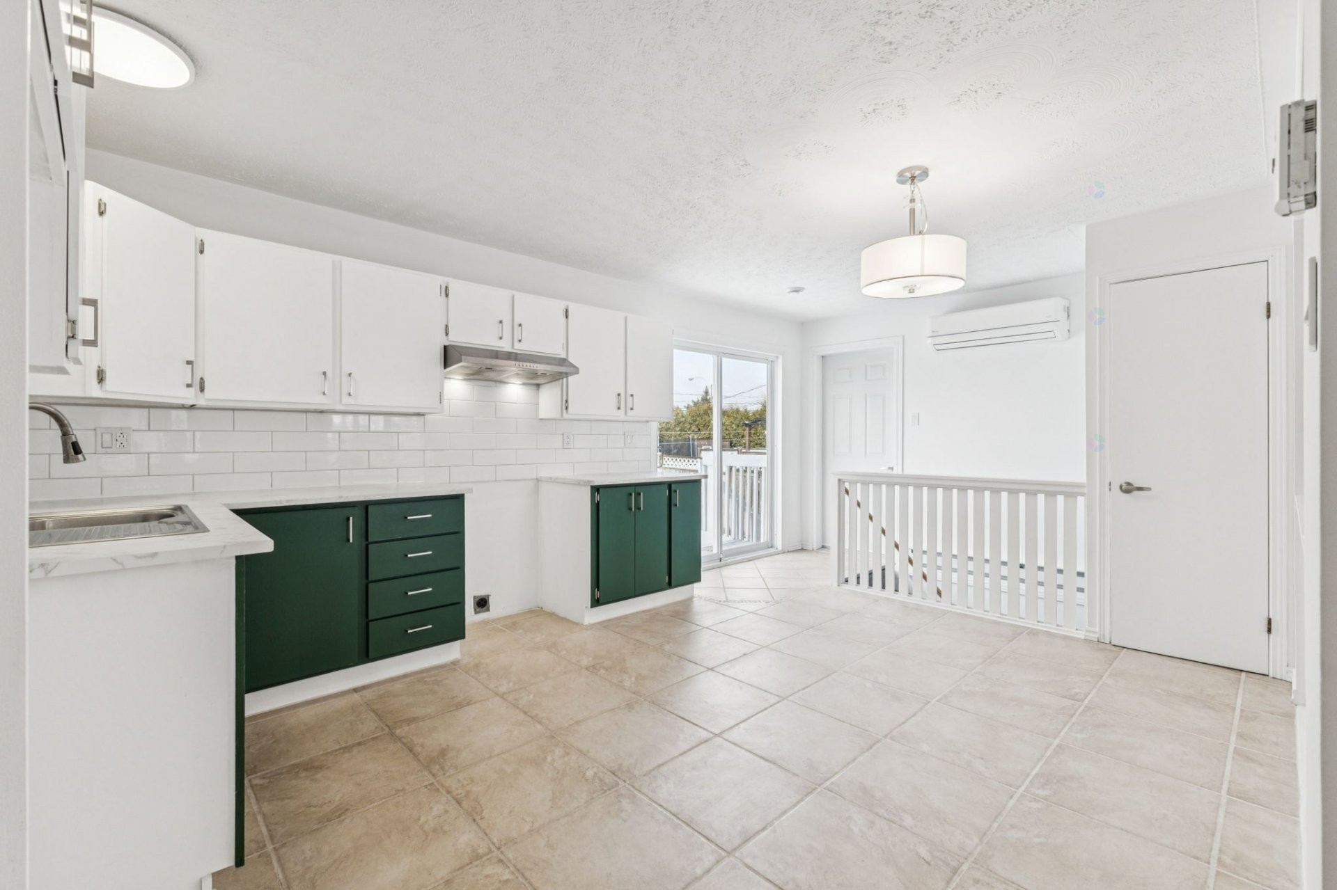 









21


Rue Valpin

,
Gatineau (Masson-Angers),




QC
J8M1G8

