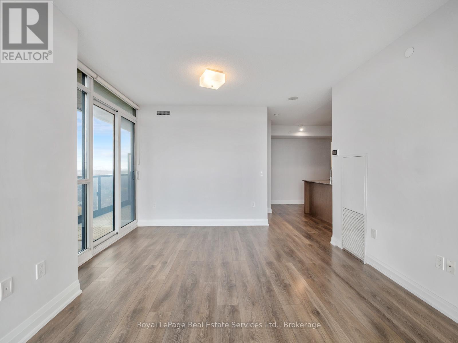 












2107 - 9 VALHALLA INN ROAD

,
Toronto (Islington-City Centre West),




Ontario
M9B1B2

