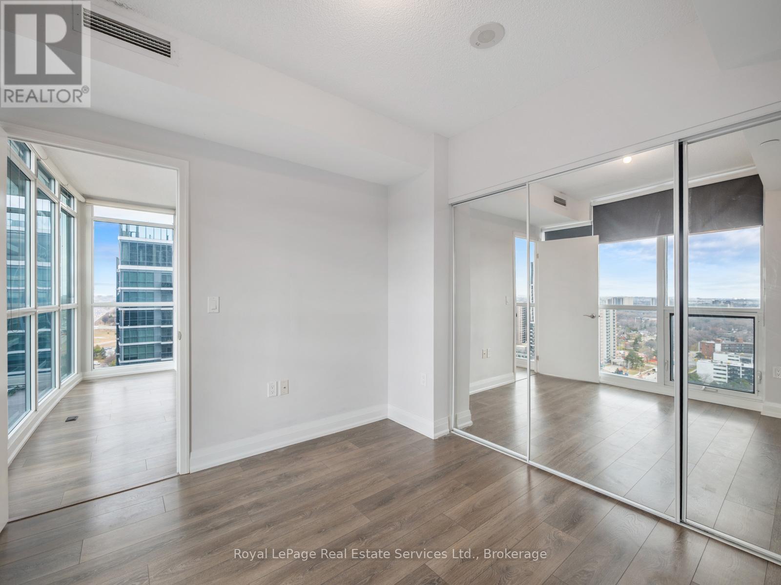 












2107 - 9 VALHALLA INN ROAD

,
Toronto (Islington-City Centre West),




Ontario
M9B1B2

