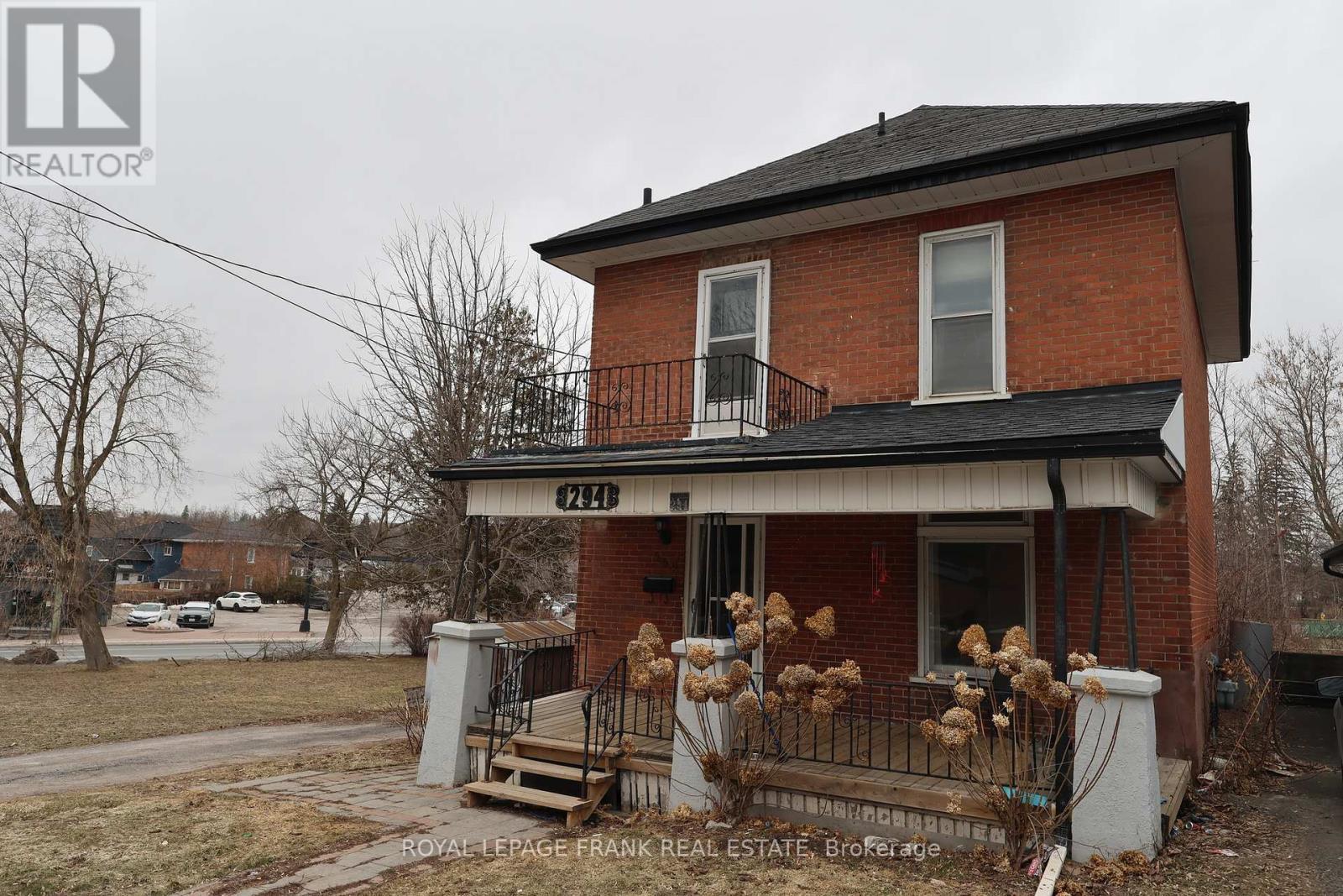 












294 PARKHILL ROAD W

,
Peterborough (Northcrest Ward 5),




Ontario
K9H3H7

