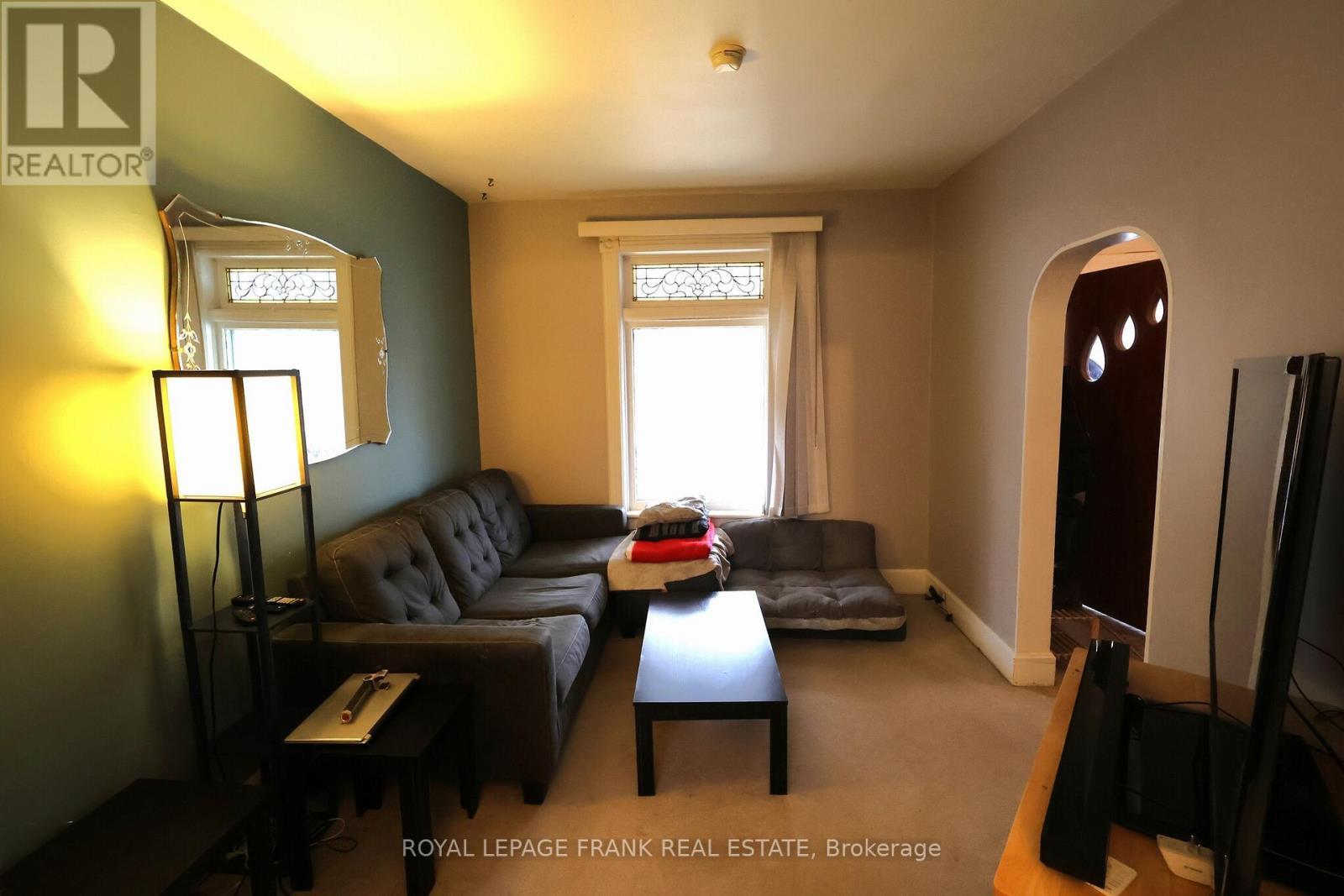 












294 PARKHILL ROAD W

,
Peterborough (Northcrest Ward 5),




Ontario
K9H3H7

