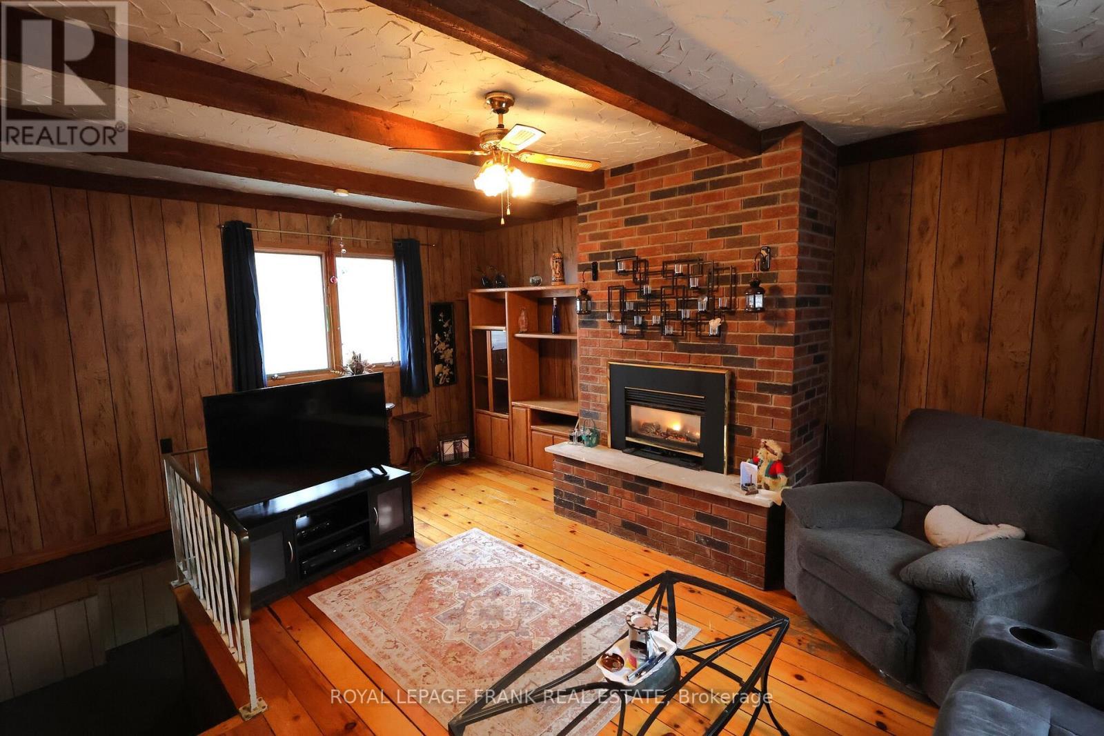 












294 PARKHILL ROAD W

,
Peterborough (Northcrest Ward 5),




Ontario
K9H3H7

