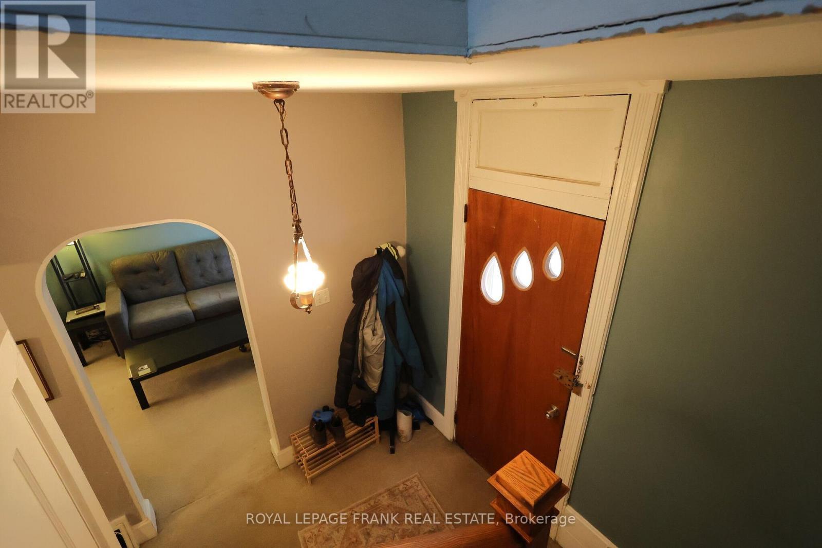 












294 PARKHILL ROAD W

,
Peterborough (Northcrest Ward 5),




Ontario
K9H3H7

