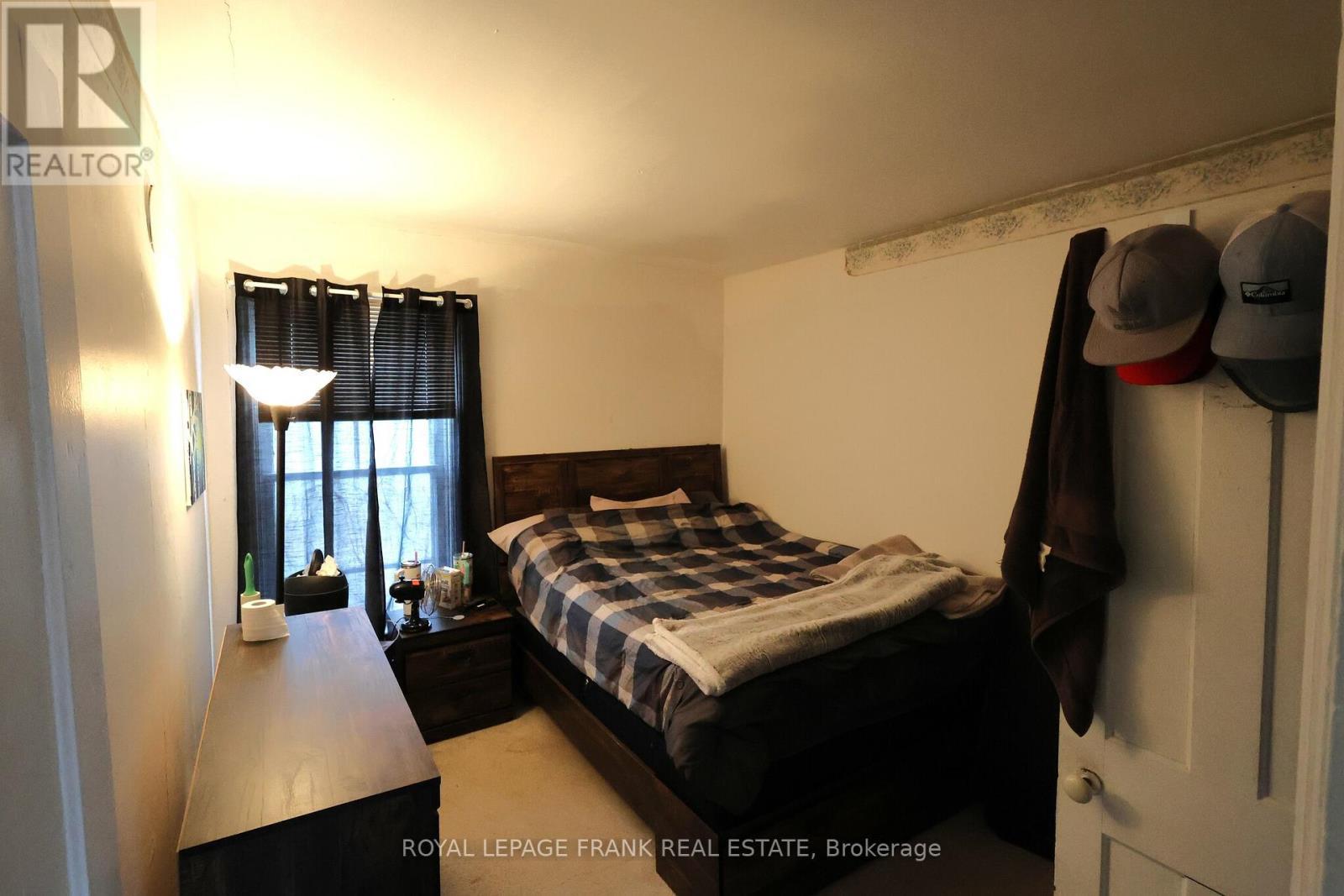 












294 PARKHILL ROAD W

,
Peterborough (Northcrest Ward 5),




Ontario
K9H3H7

