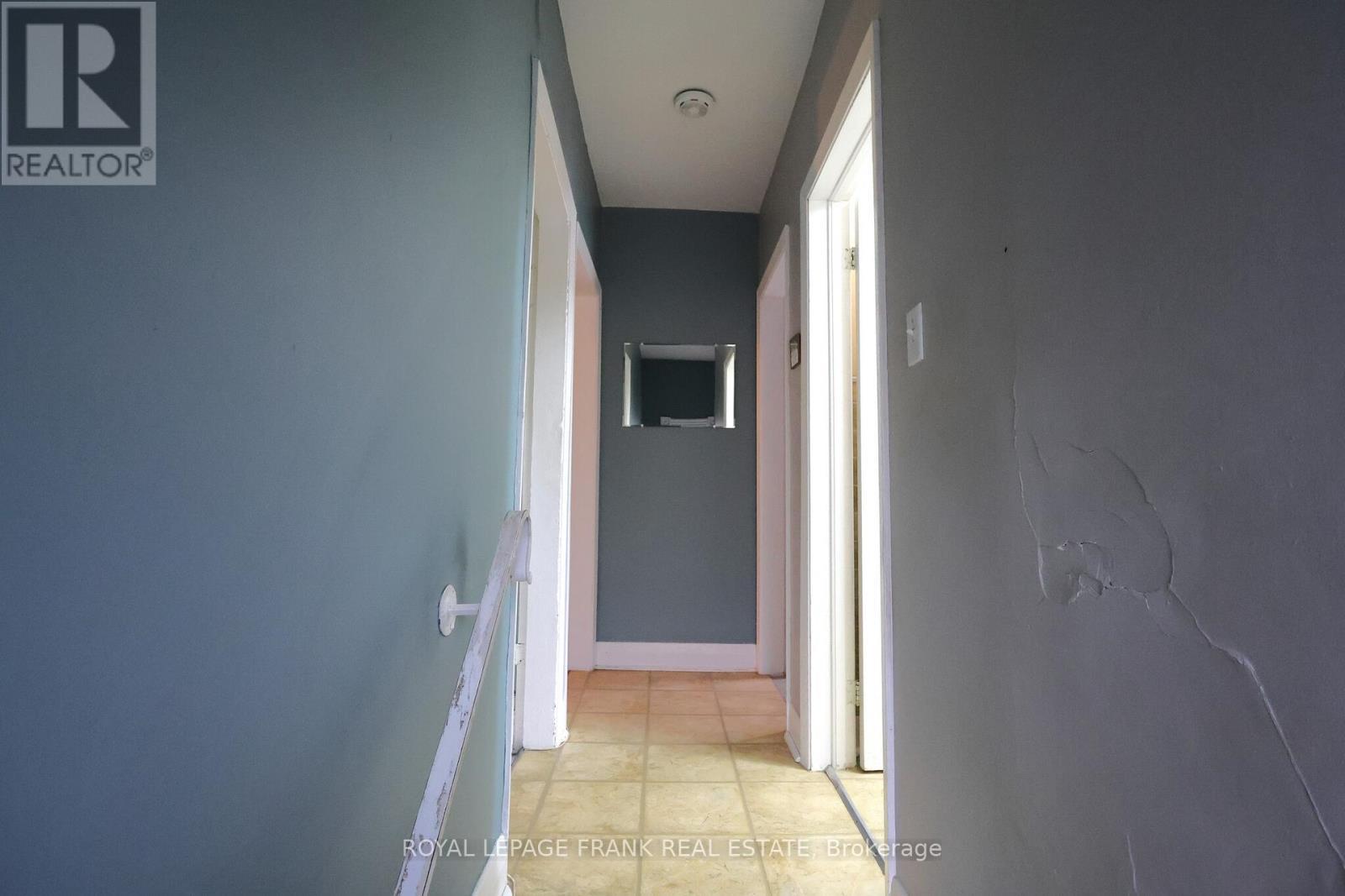 












294 PARKHILL ROAD W

,
Peterborough (Northcrest Ward 5),




Ontario
K9H3H7

