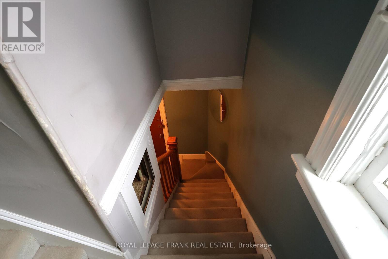 












294 PARKHILL ROAD W

,
Peterborough (Northcrest Ward 5),




Ontario
K9H3H7

