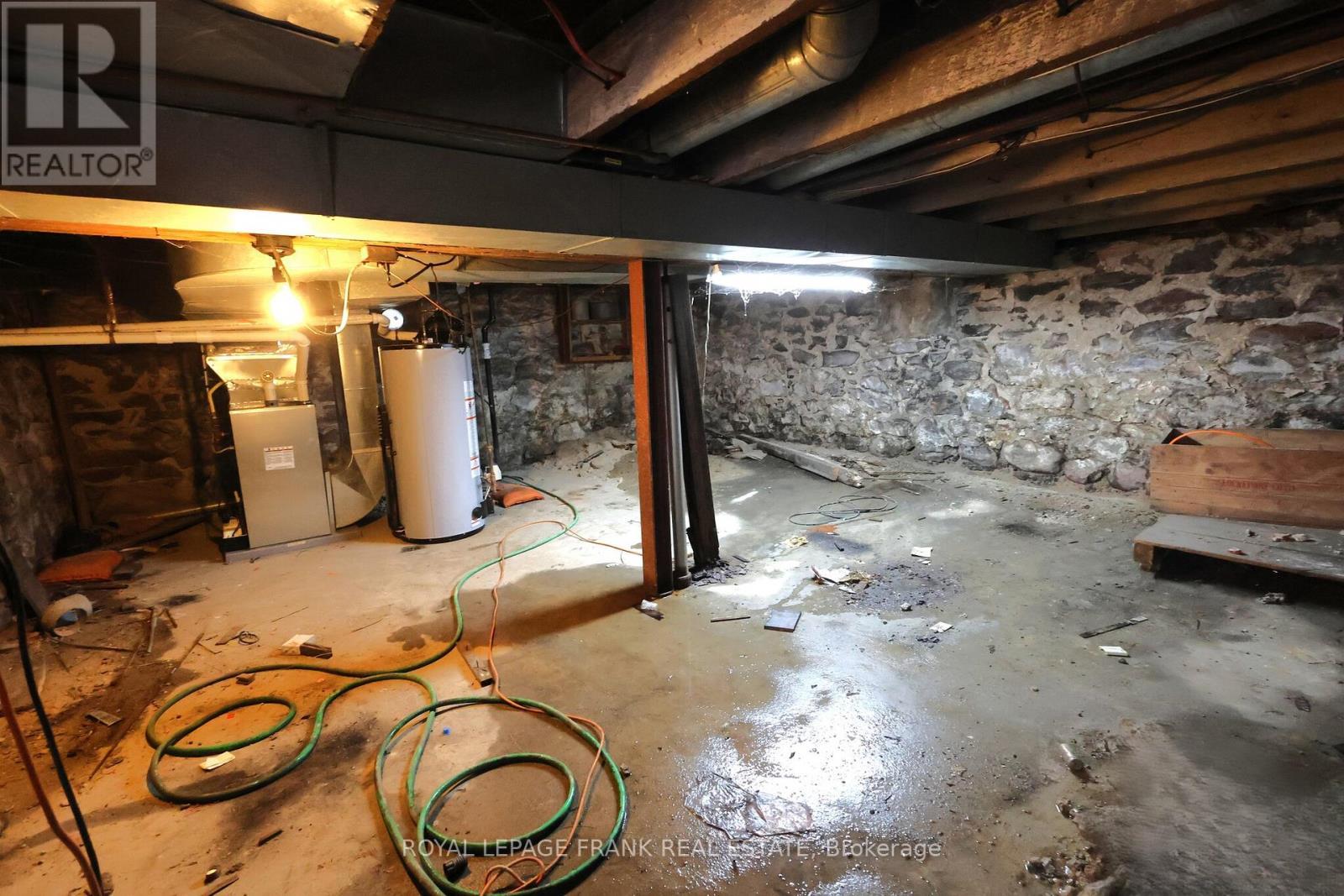 












294 PARKHILL ROAD W

,
Peterborough (Northcrest Ward 5),




Ontario
K9H3H7

