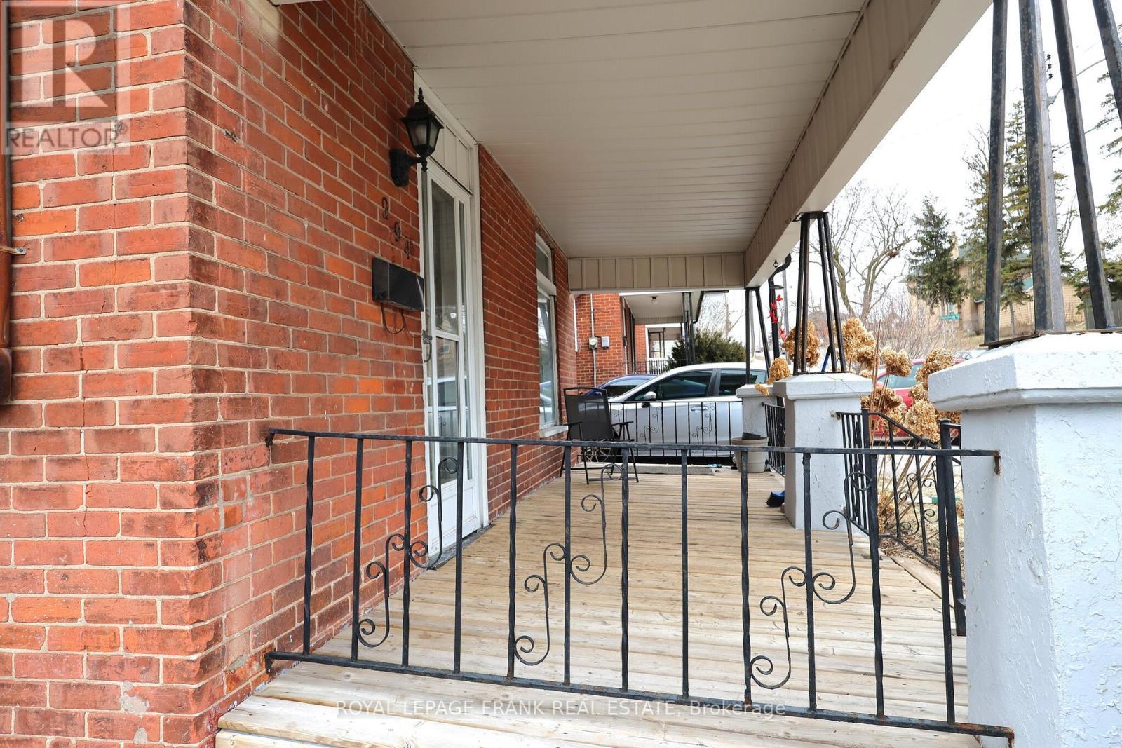 












294 PARKHILL ROAD W

,
Peterborough (Northcrest Ward 5),




Ontario
K9H3H7

