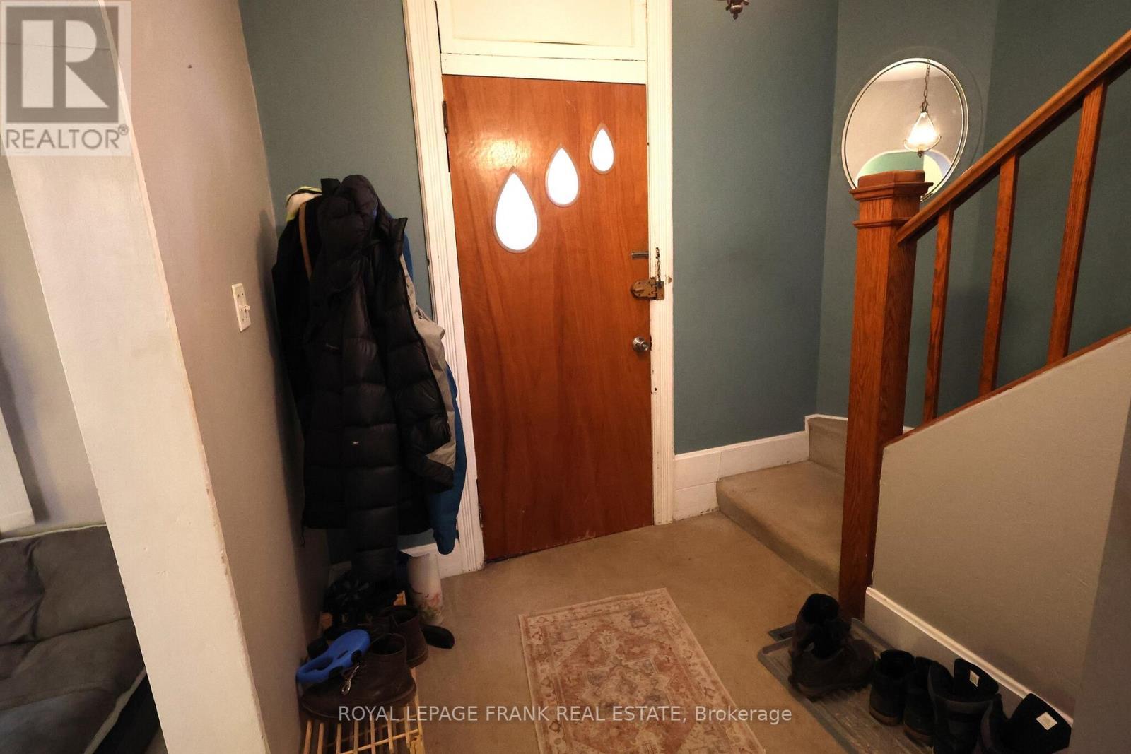 












294 PARKHILL ROAD W

,
Peterborough (Northcrest Ward 5),




Ontario
K9H3H7

